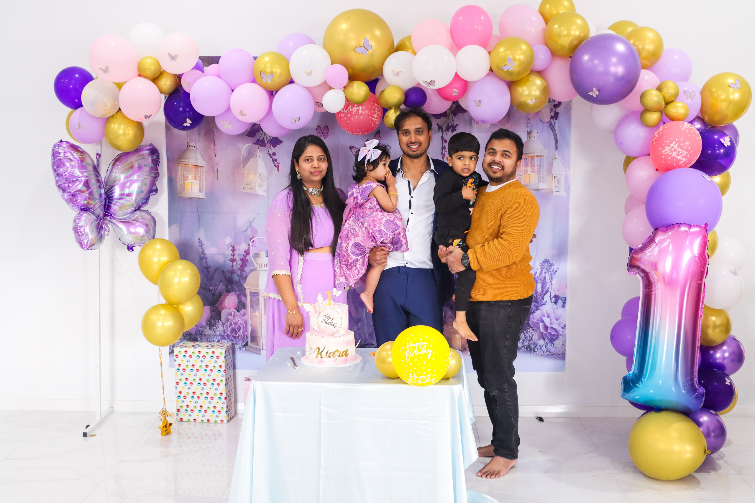 1st Birthday. MHCreative is family-oriented photographer based in SYDNEY