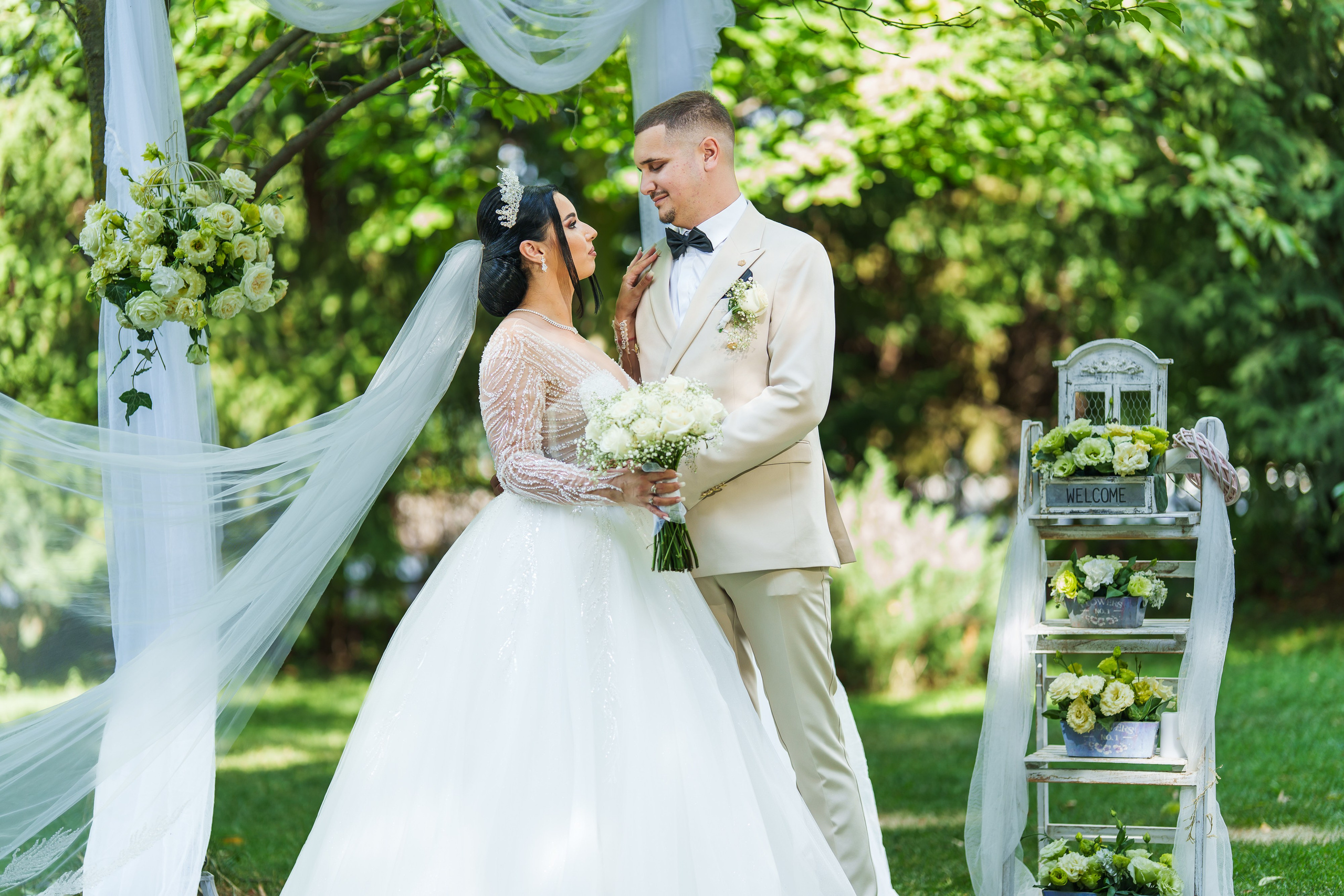 Bella & Adi. Foto Studio — Fotograf de evenimente, nunti, botezuri, portrete