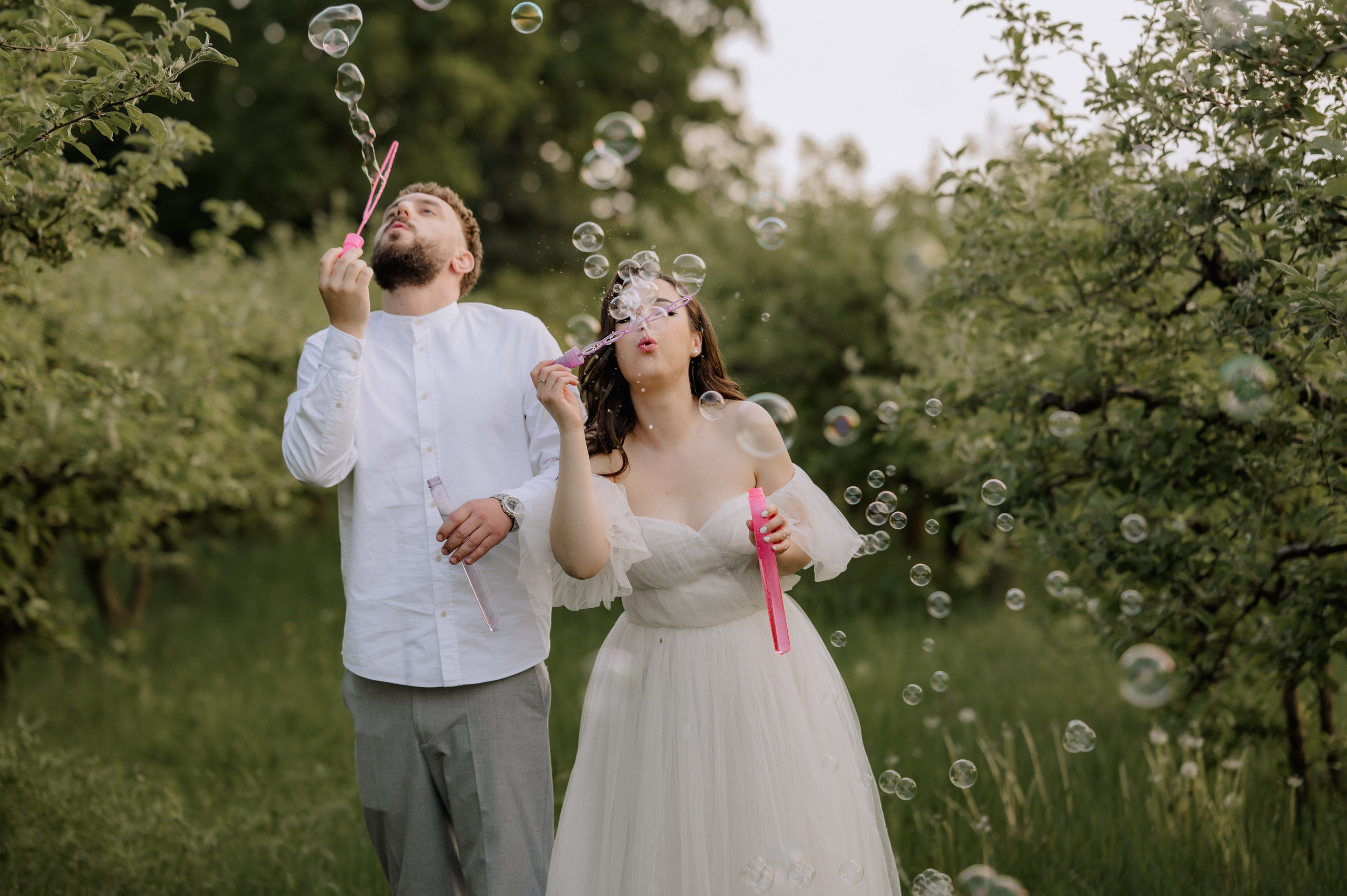 Magda + Andrei | Lovers in the garden. Proud Vision Weddings | Wedding Photography & Film — Servicii profesionale Foto Video Nunta Iasi