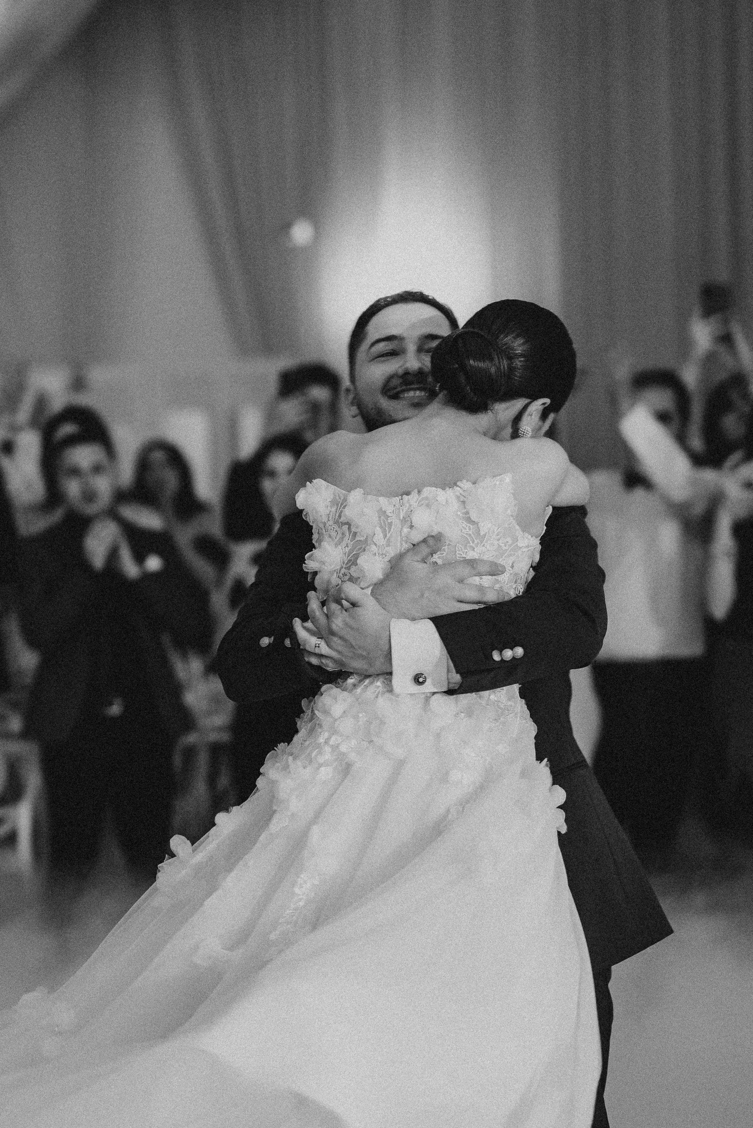 Nunta la Hotel Capitol Iasi. Proud Vision Weddings | Wedding Photography & Film — Servicii profesionale Foto Video Nunta Iasi