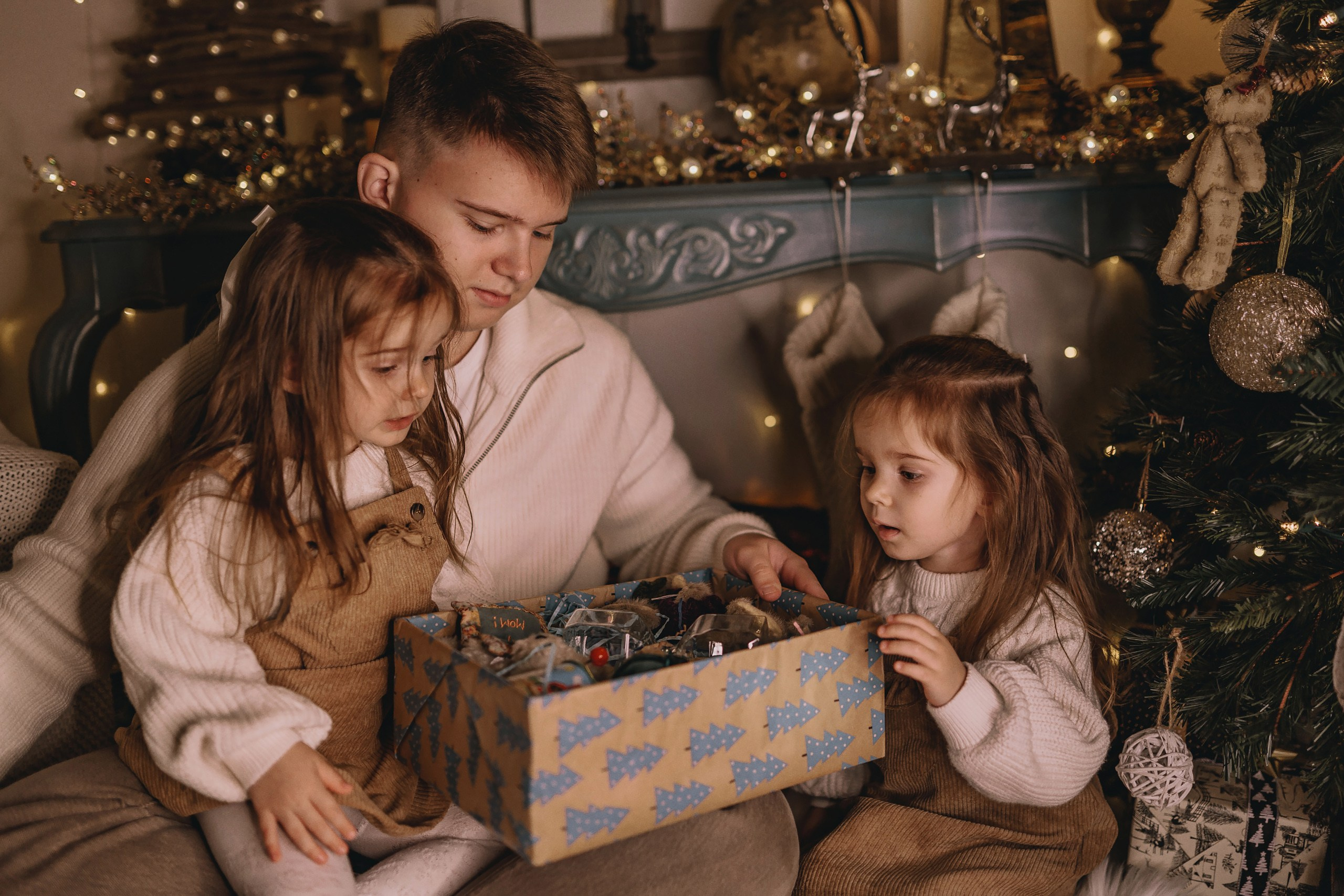 11.26.2025 Christmas Photoshoot. Wedding family event photographer in Chicago Nick Yushevich