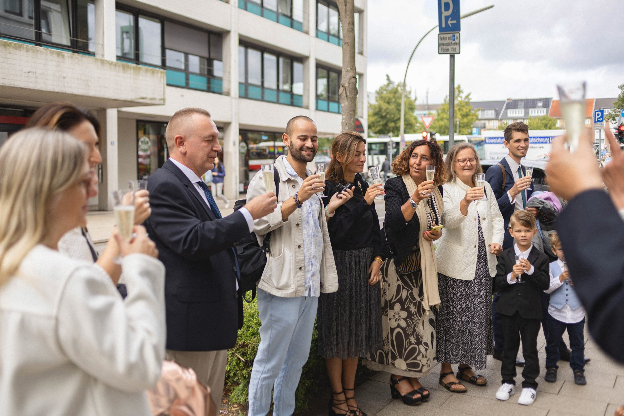 Simone und Mattias' Hochzeitsfotografie: Kunstvoll eingefangene Liebe im Bild