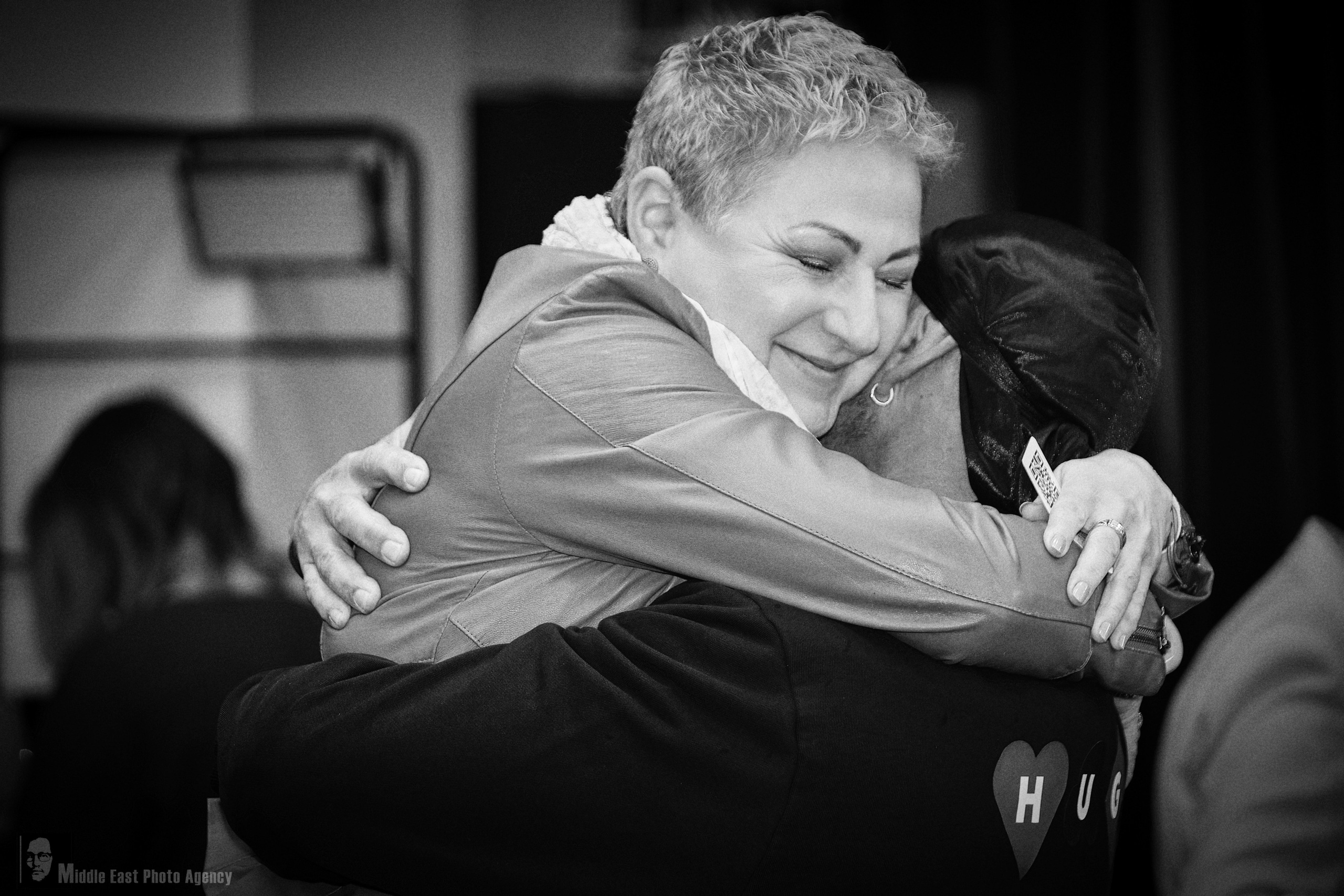 “Hugging Humanity” / “Обнимая человечество”. Middle East Photo Agency — Photography & Event Magnets — סוכנות צילום והדפסת מגנטים לאירועים