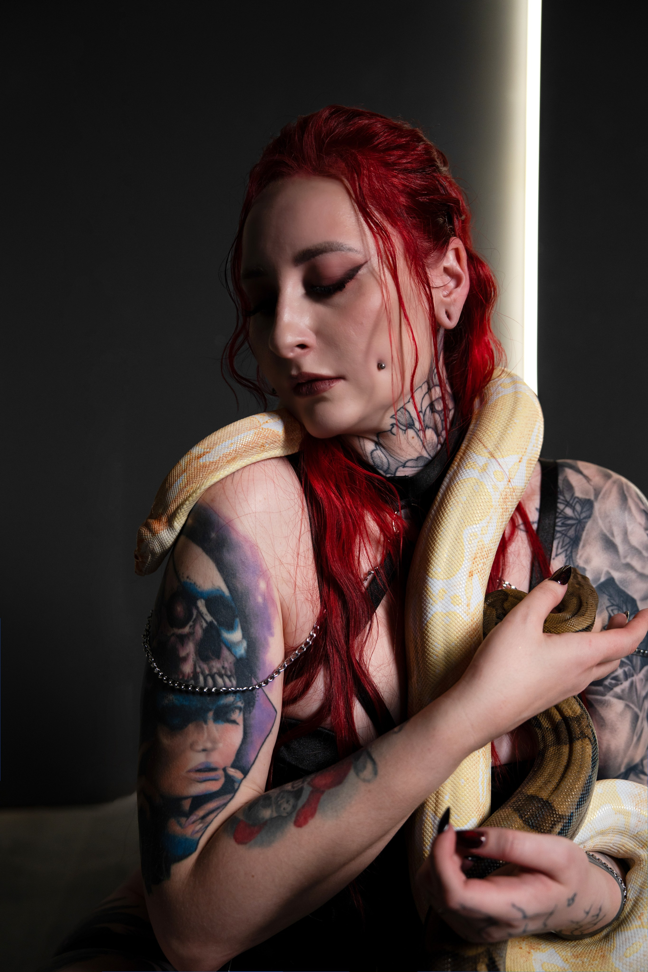 Victoria | Premium collaboration with snakes in a studio in Warsaw. Roman Volkov 🐍 Snake Father Warsaw, Poland