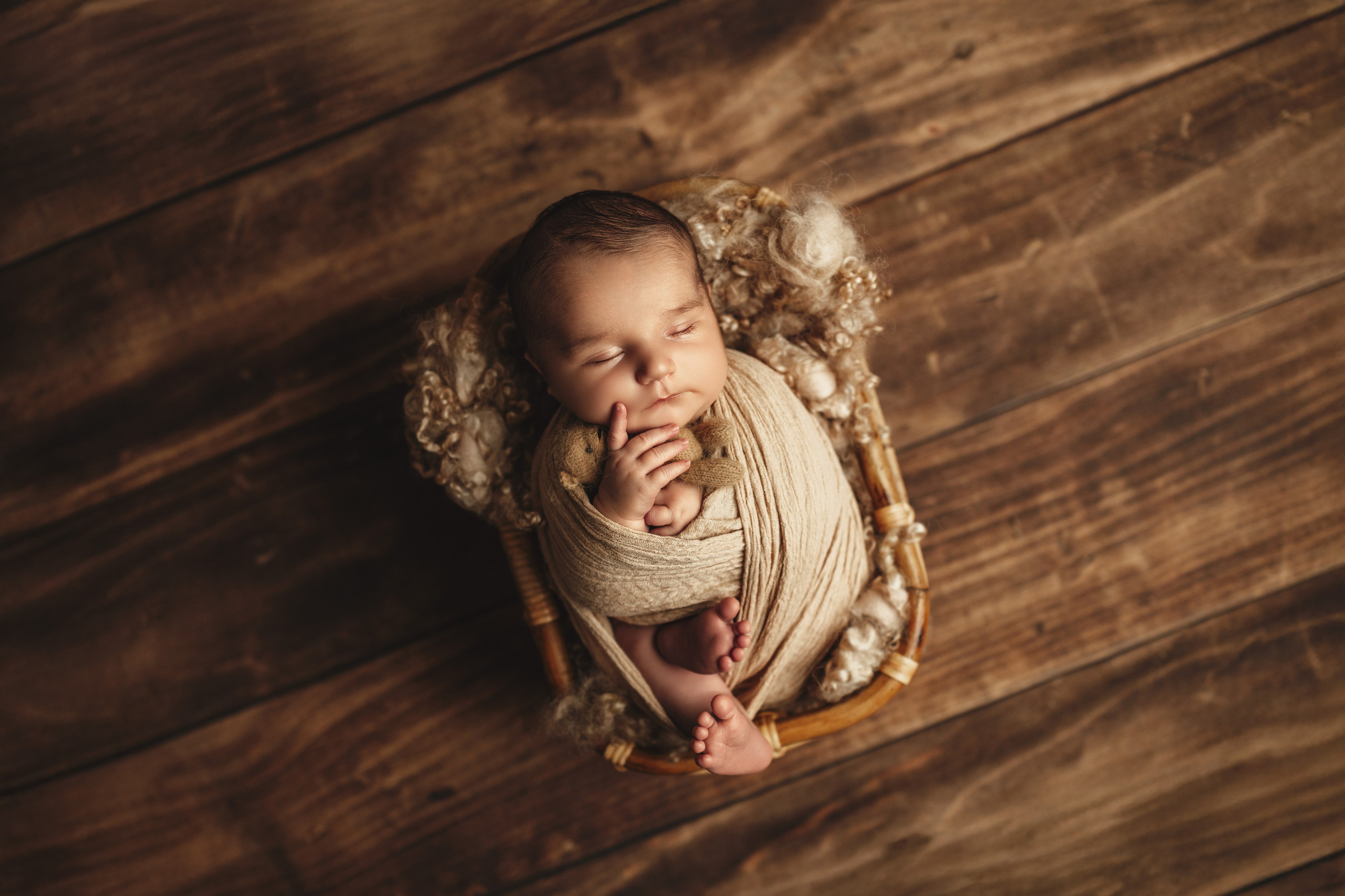 Newborn Classic. Newborn, kids, family photographer based near Zurich, Switzerland