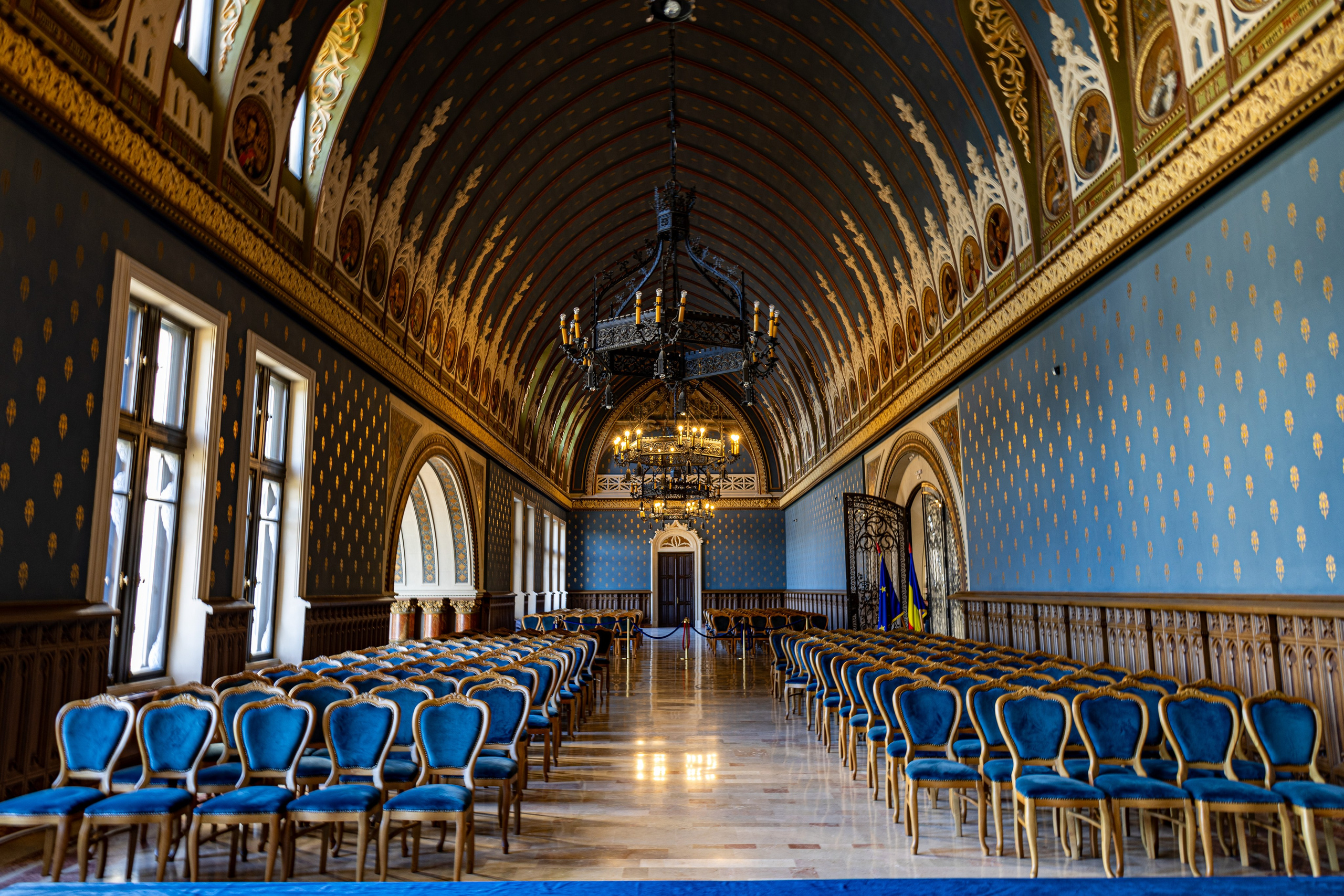 Fotograf. Lucrez cu oameni, produse și spații. Portret și fotografie creativă. Bacău, România. Lidia Savinoiu