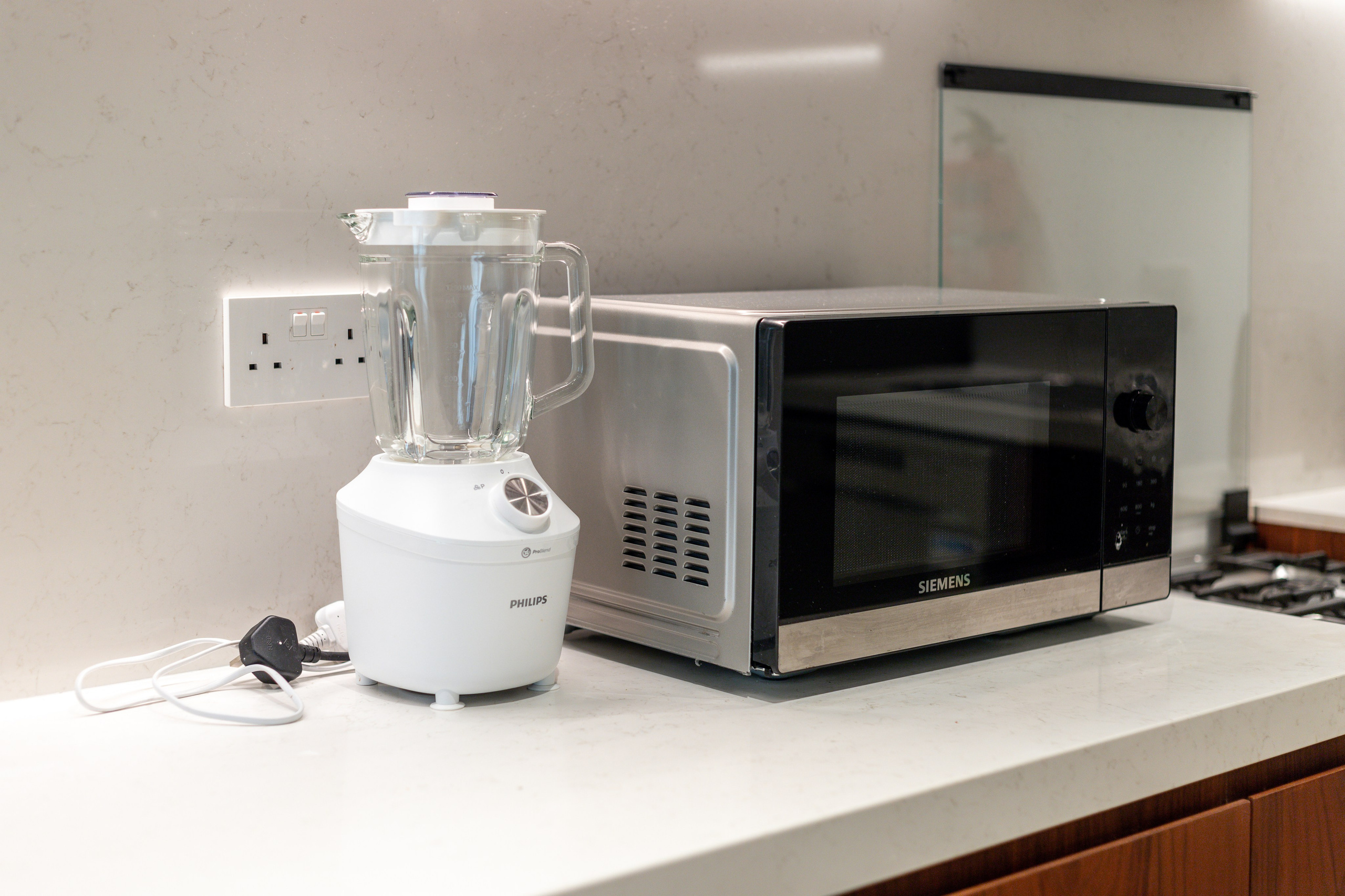 Le Pont 1 — 1BR. Samy Mar Boy │Portrait, Automotive and Real Estate Photographer