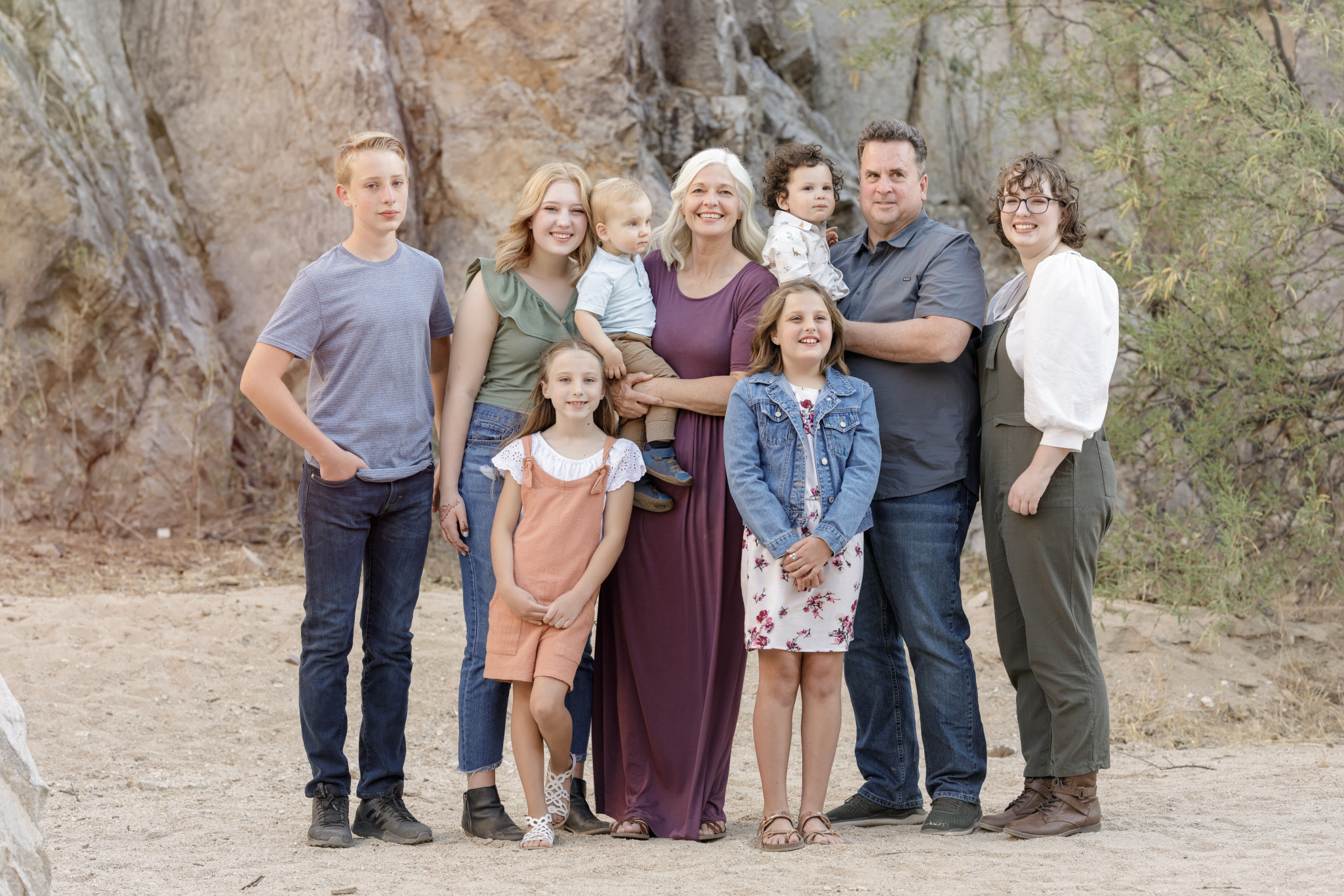 Big family. Anastasia Post: Wedding and Editorial Photography