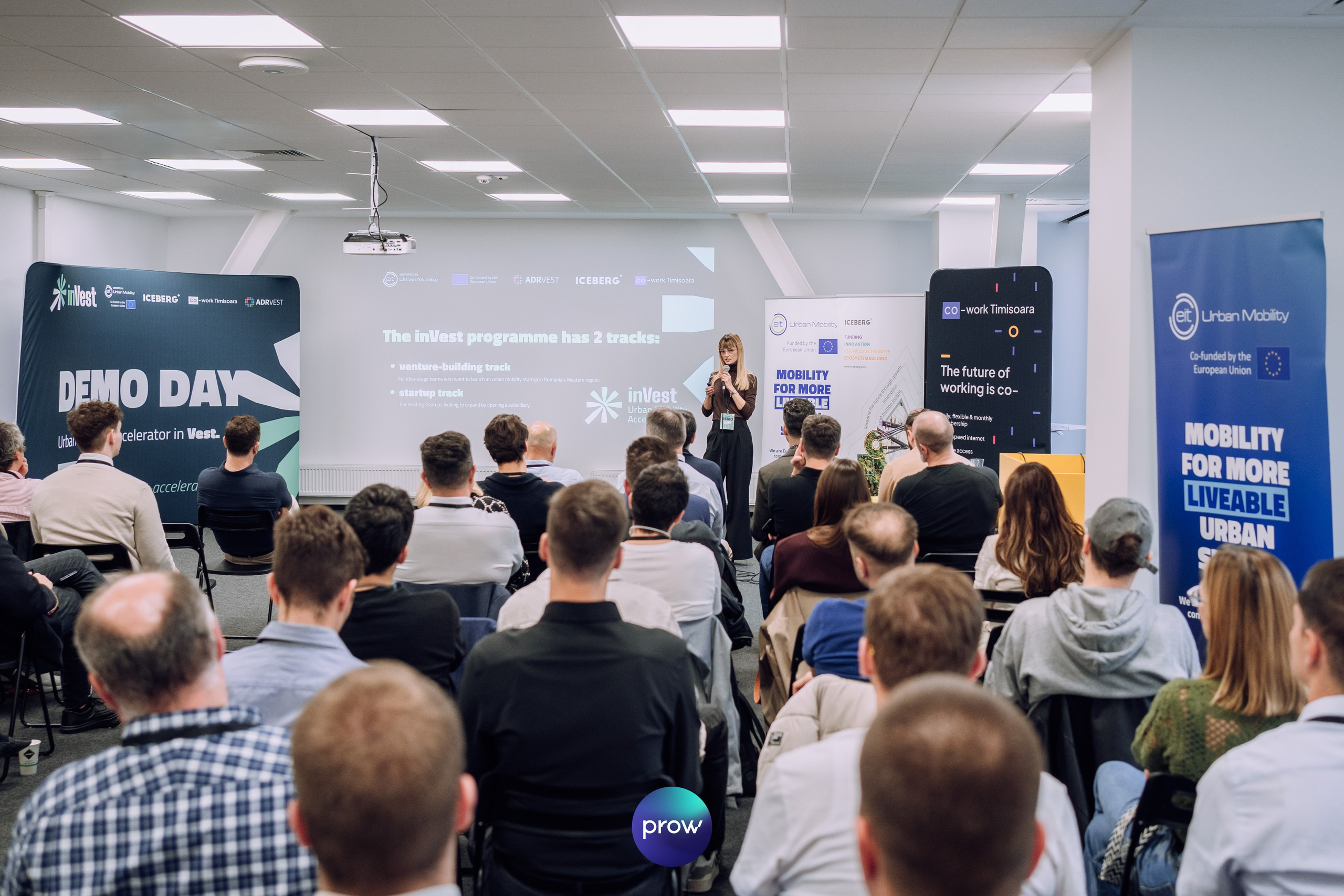 InVest DemoDay @ Cowork. Cozac Cristian Photographer