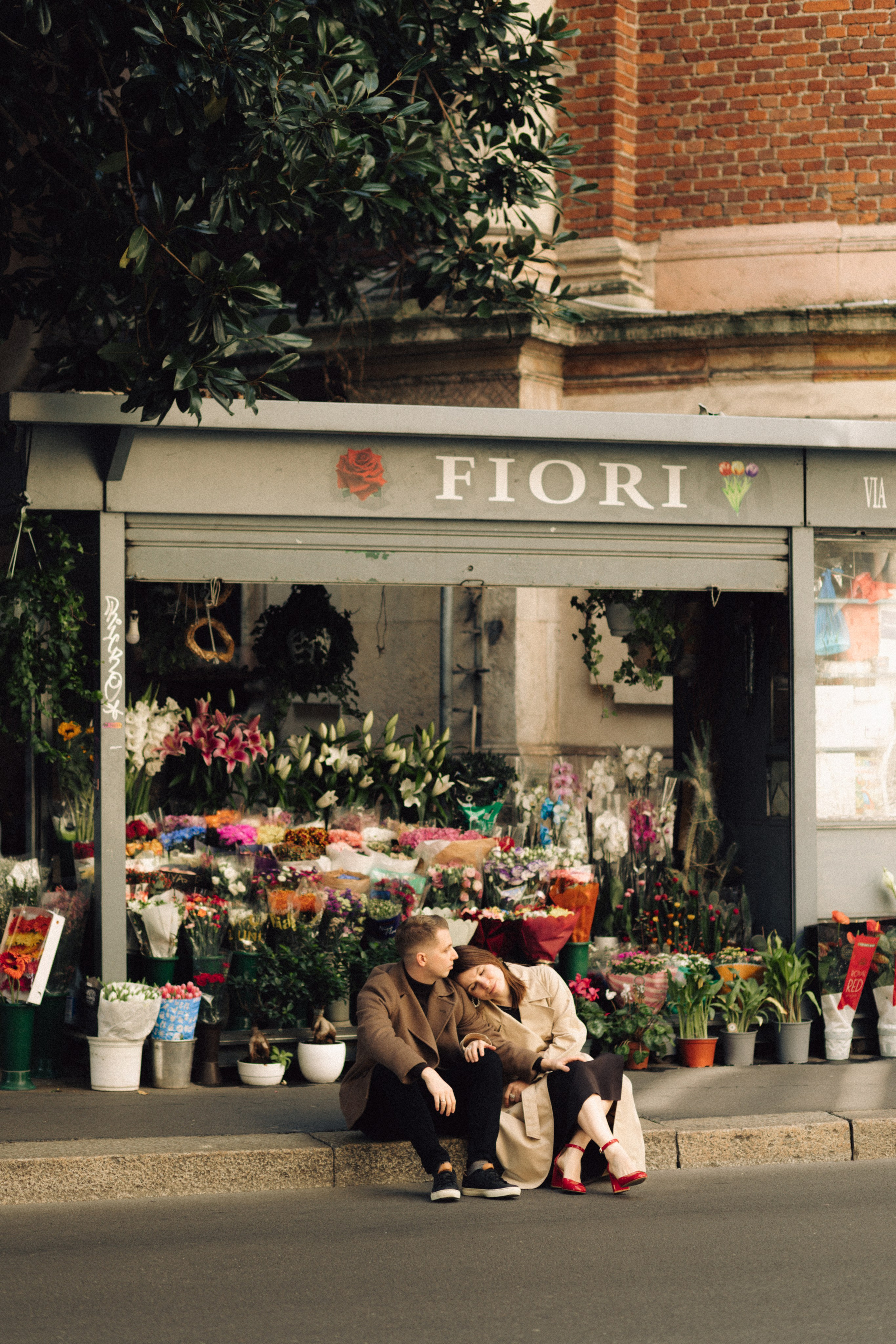 Milan cinematic love story photo
