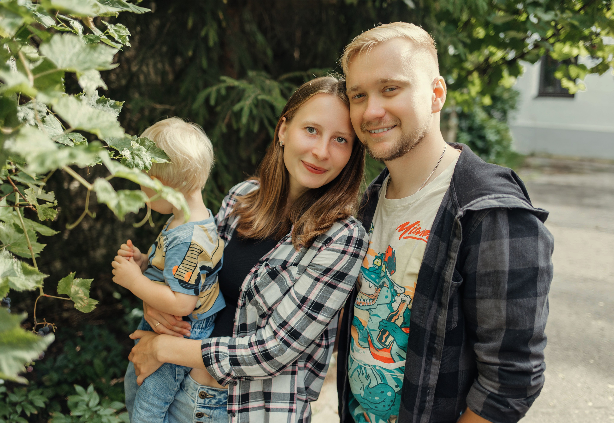 Along the streets of Vilnius in lifestyle style. Family photographer in Vilnuis Svetlana Naumova