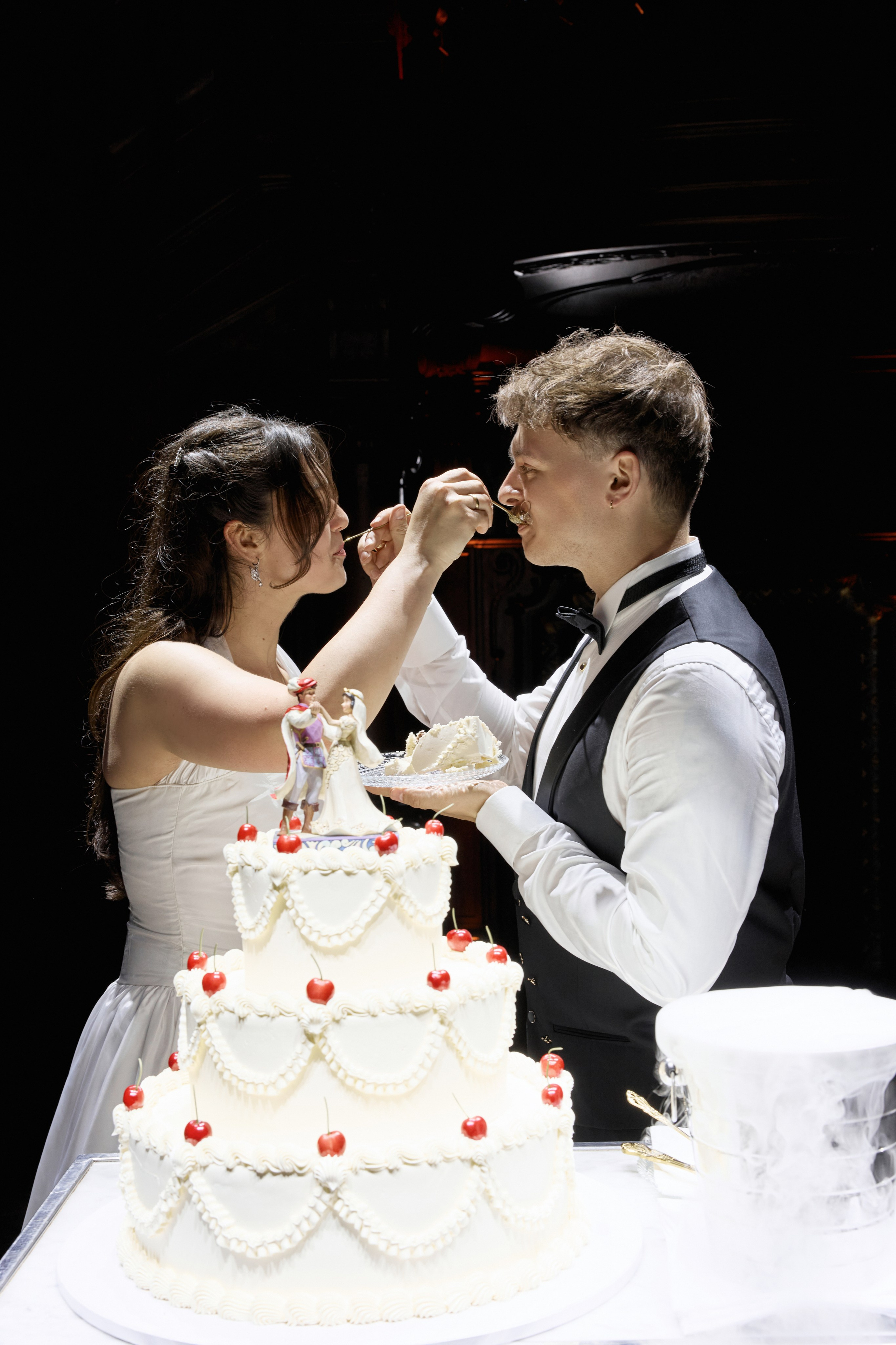 Wiktoria & Kacper. Pałac Goetz. Fotograf ślubny i rodzinny w Krakowie Yana Klymova
