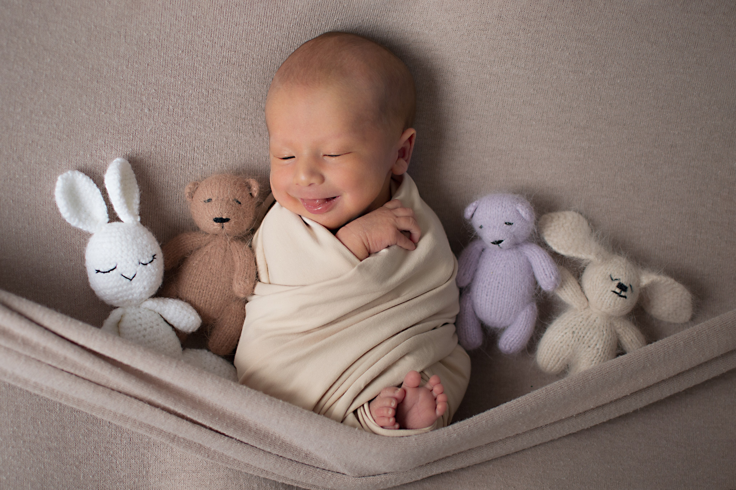 Новорожденные малыши (ньюборн newborn). Фотограф новорожденных в Темиртау и Караганде Любовь Жукова newborn