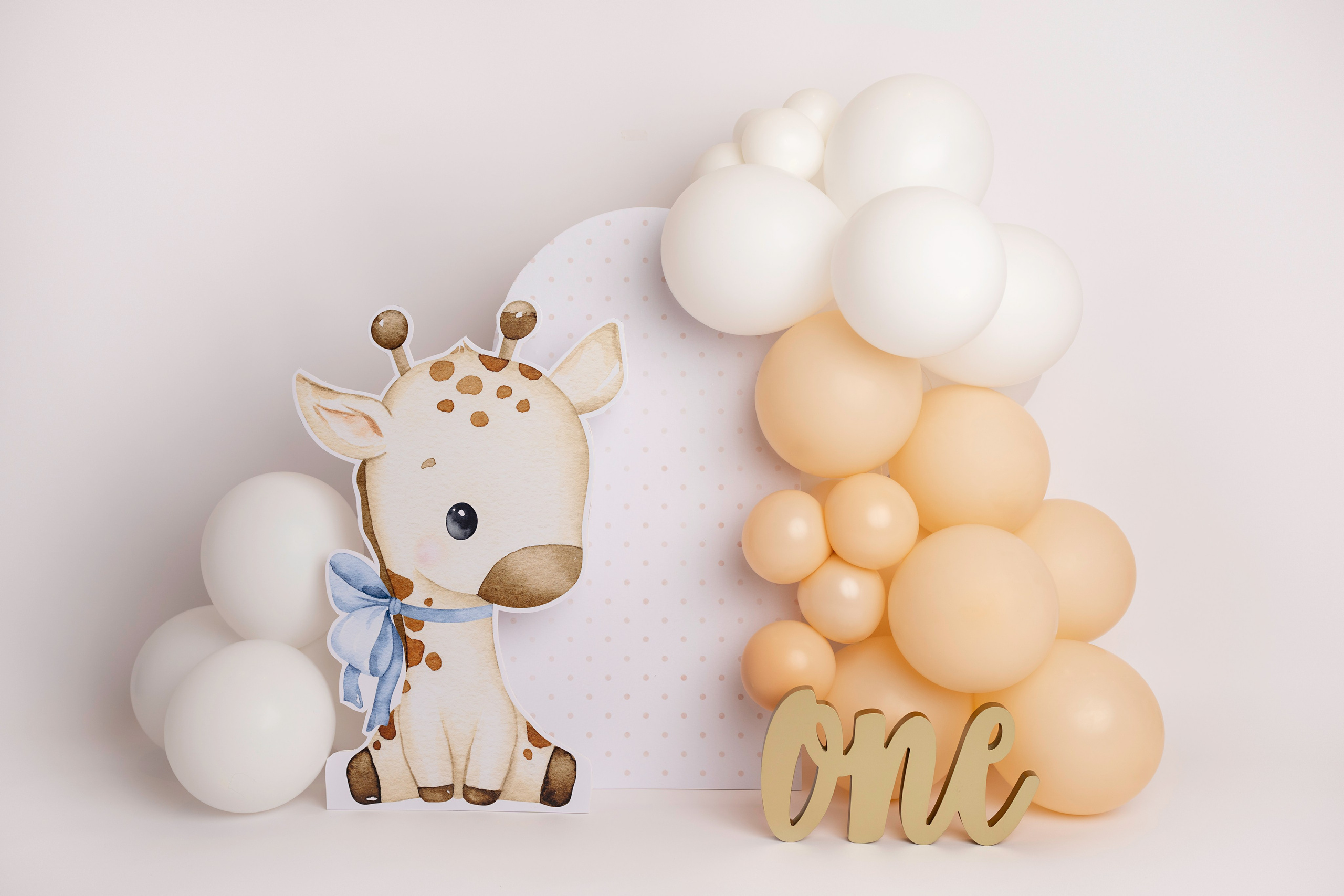 CAKE SMASH PHOTOGRAPHY. Newborn, Sitter and Cake Smash Photographer in Doha, Qatar