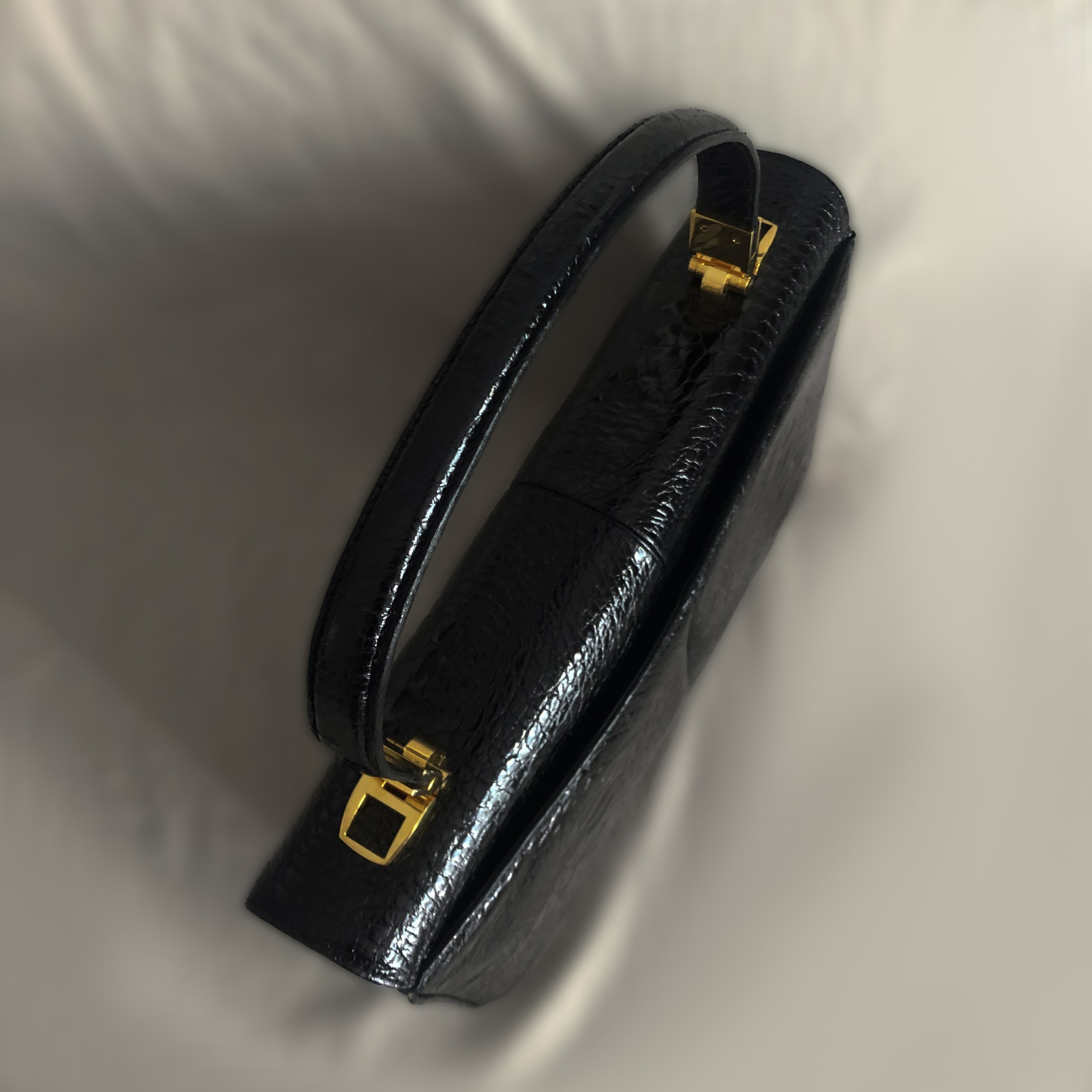 T-bag. Современнные и актикварные украшения в Барселоне, Москве и Санкт-Петербурге