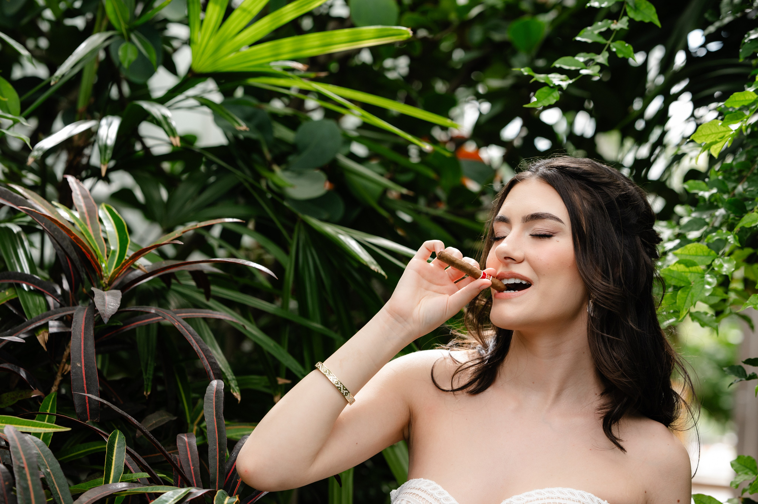 Botanical BRIDE. Alexandra Hanu Photographer