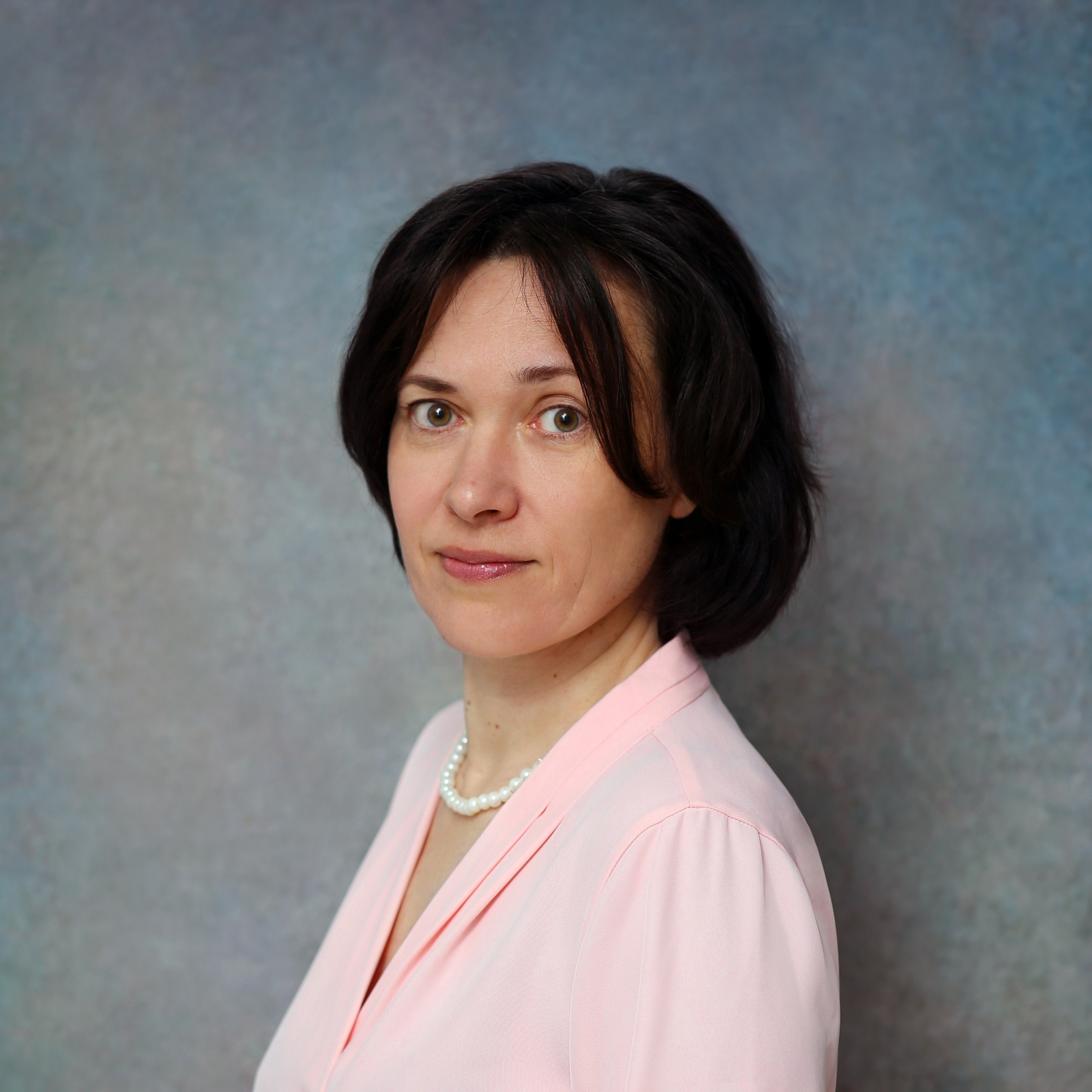 LinkedIn Photoshoot. YuAnna studio. Family & Kids Photographer in Seattle area, located in