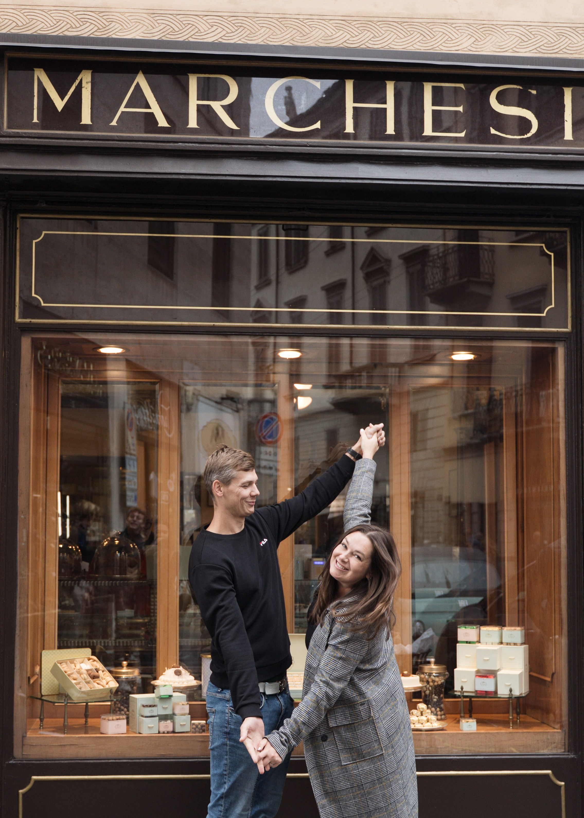 Winter Photo Walk in Milan. Proposal Photographer in Lake Como