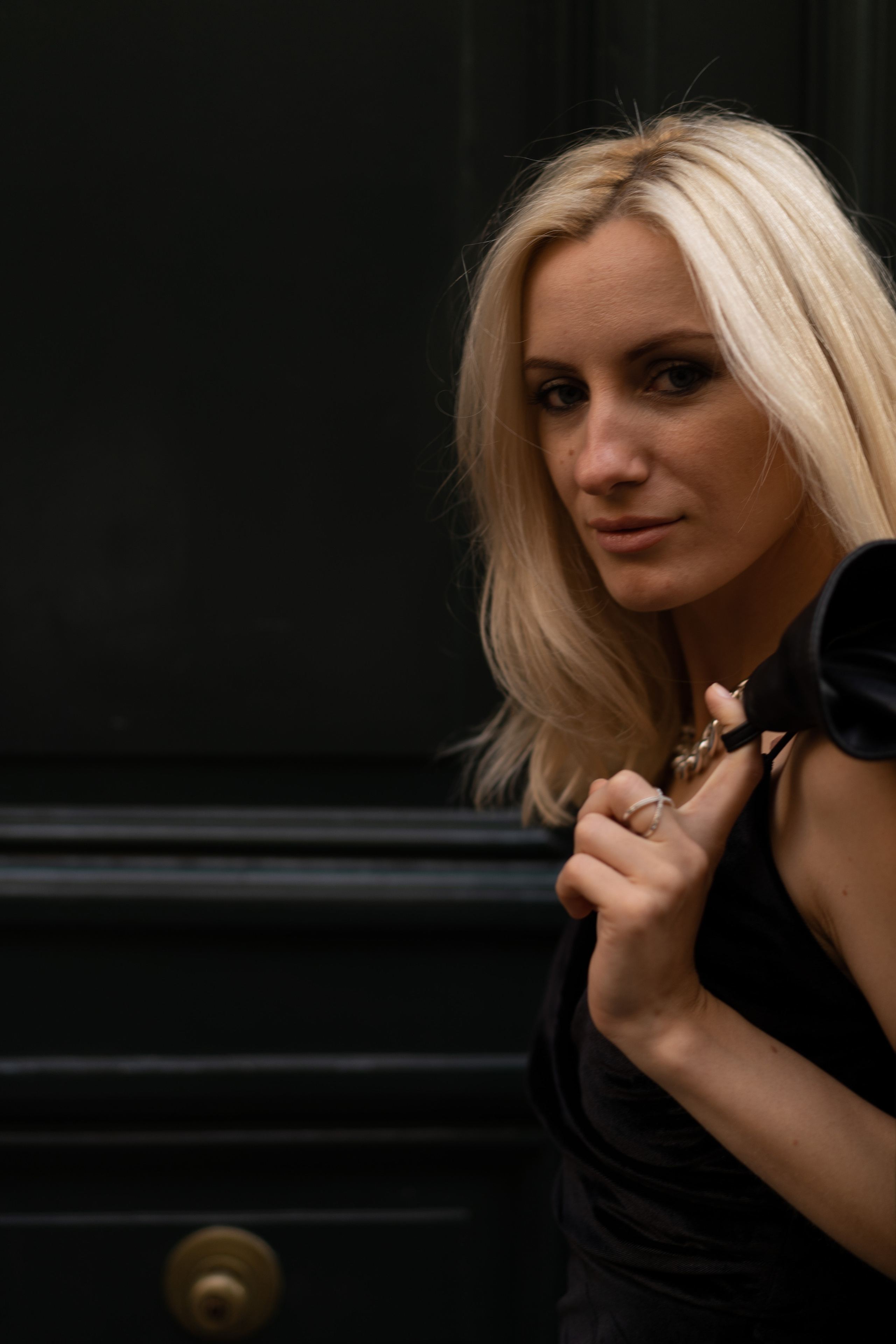 Little black dress / Brussel. Tatyana Van Hedent een fotograaf te Zele, Oost-Vlaanderen