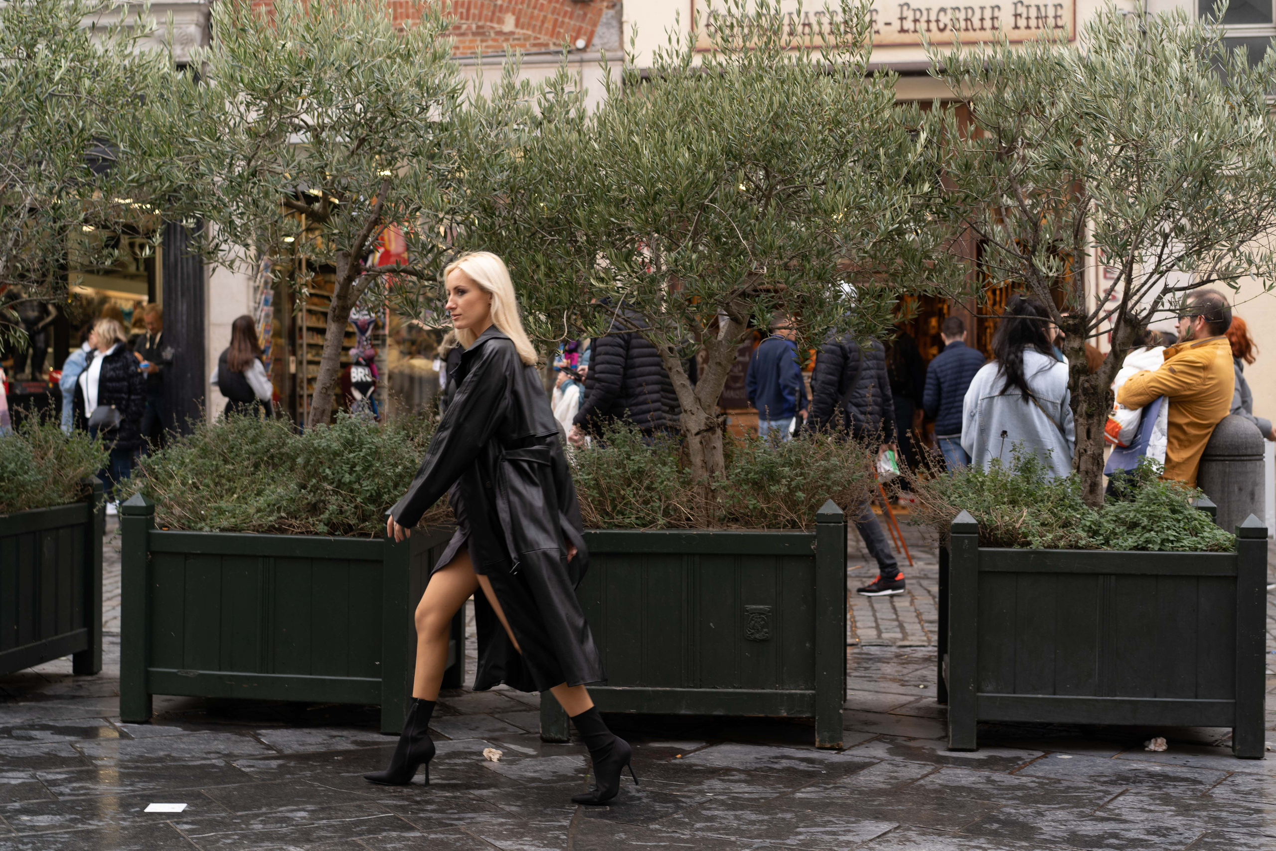 Little black dress / Brussel. Tatyana Van Hedent een fotograaf te Zele, Oost-Vlaanderen