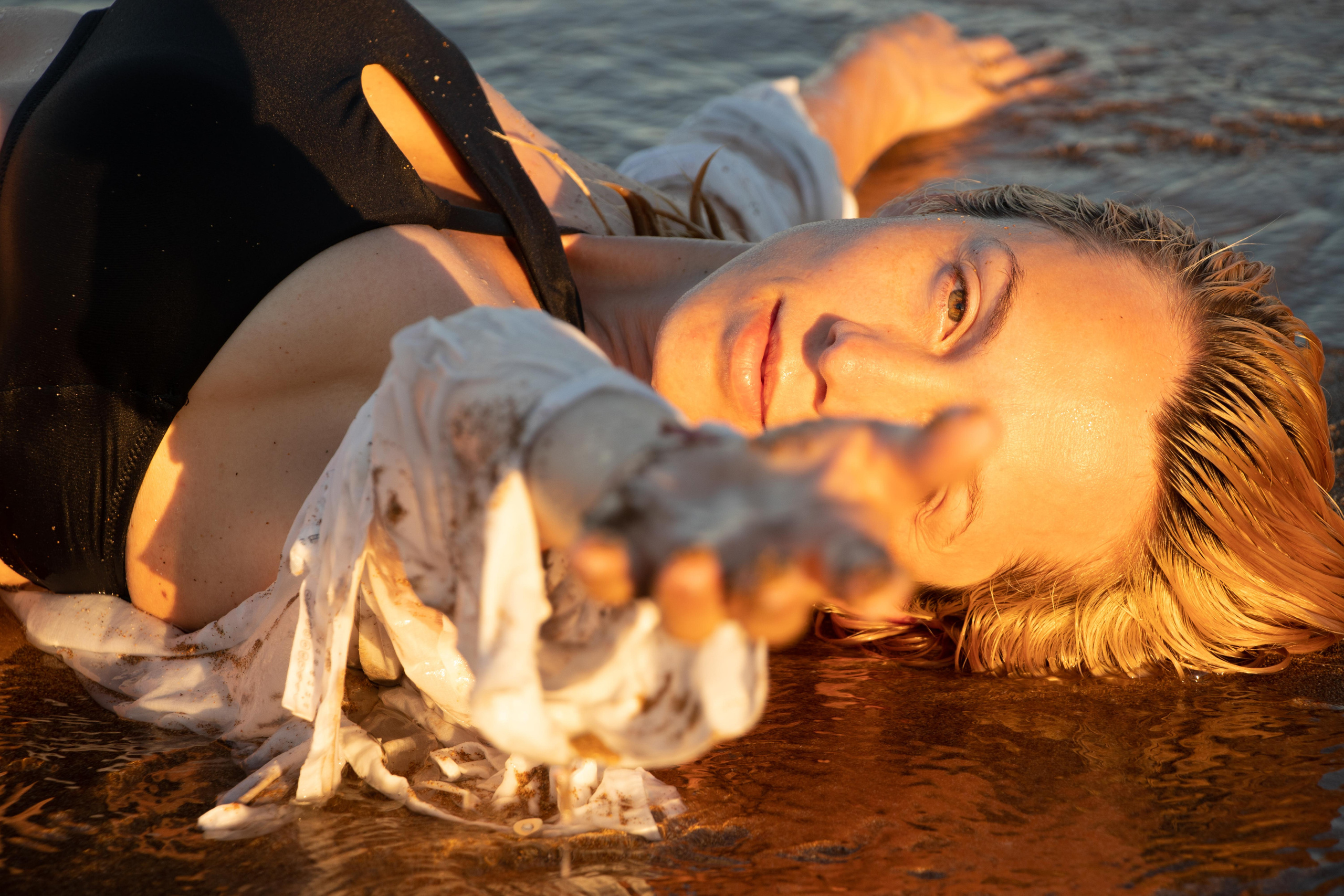 Beach photoshoot. Tatyana Van Hedent een fotograaf te Zele, Oost-Vlaanderen