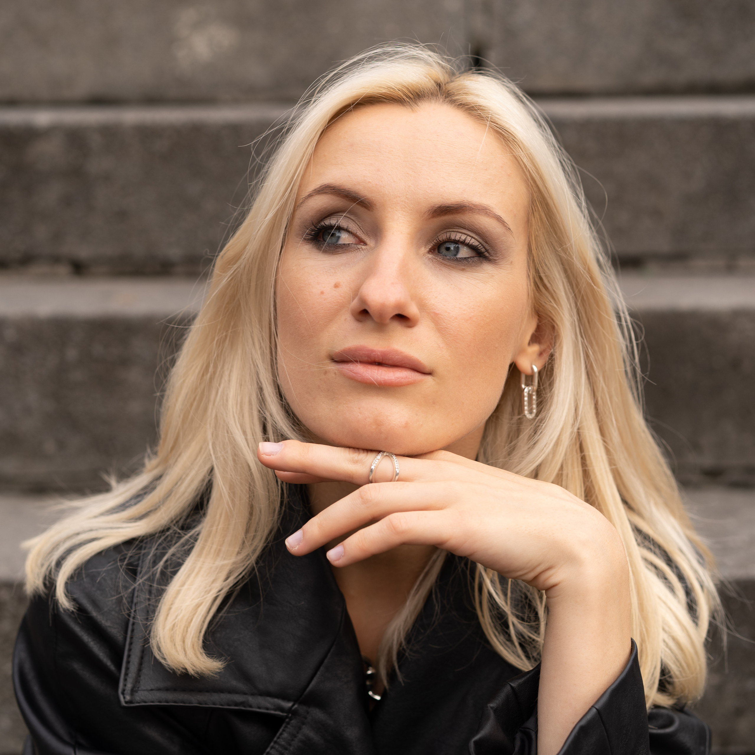 Little black dress / Brussel. Tatyana Van Hedent een fotograaf te Zele, Oost-Vlaanderen