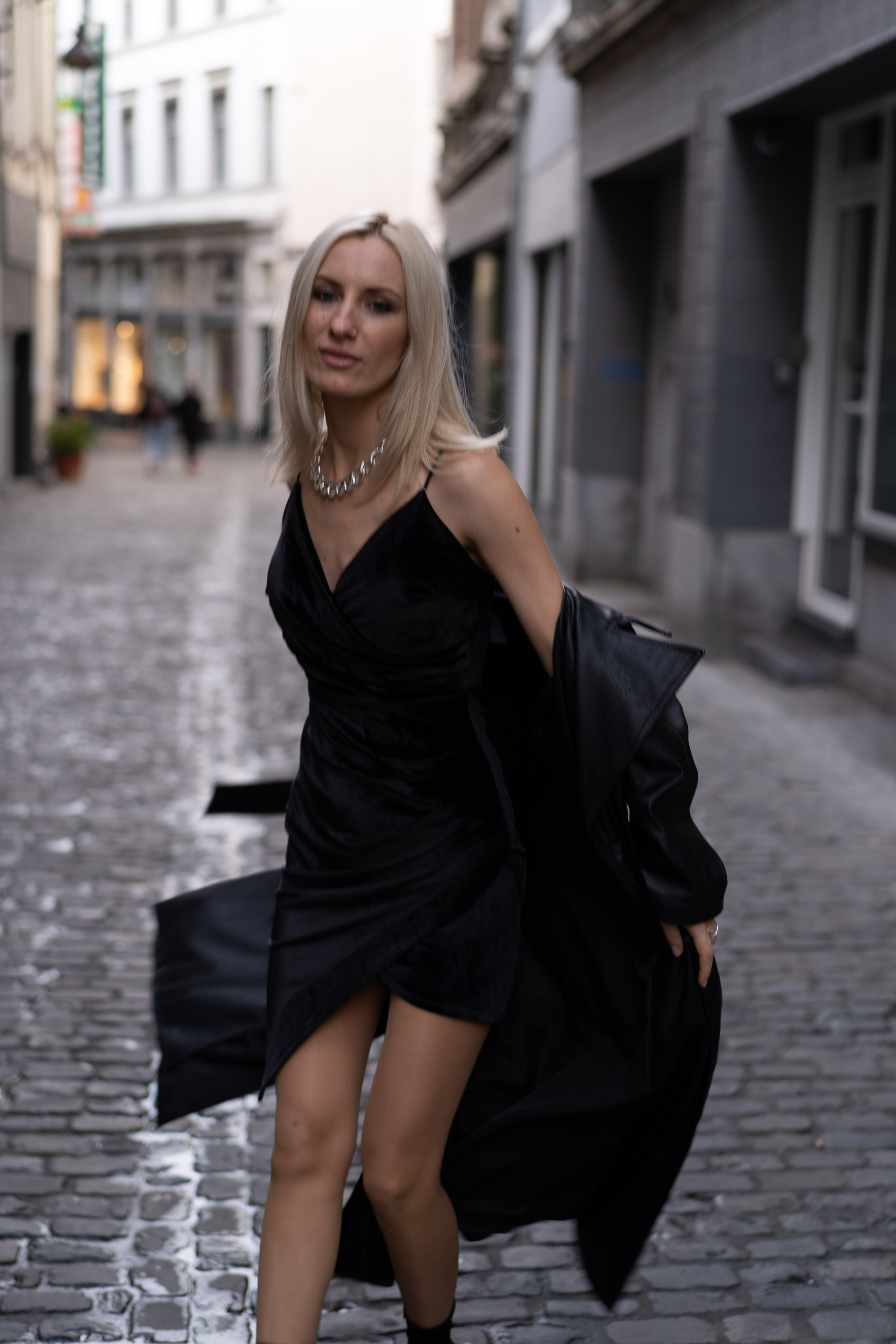 Little black dress / Brussel. Tatyana Van Hedent een fotograaf te Zele, Oost-Vlaanderen
