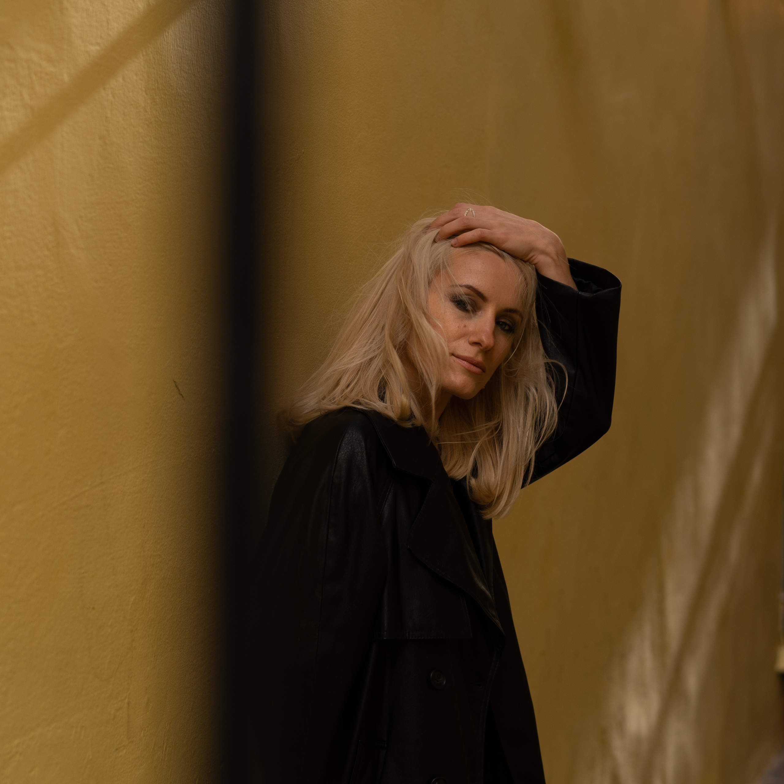 Little black dress / Brussel. Tatyana Van Hedent een fotograaf te Zele, Oost-Vlaanderen