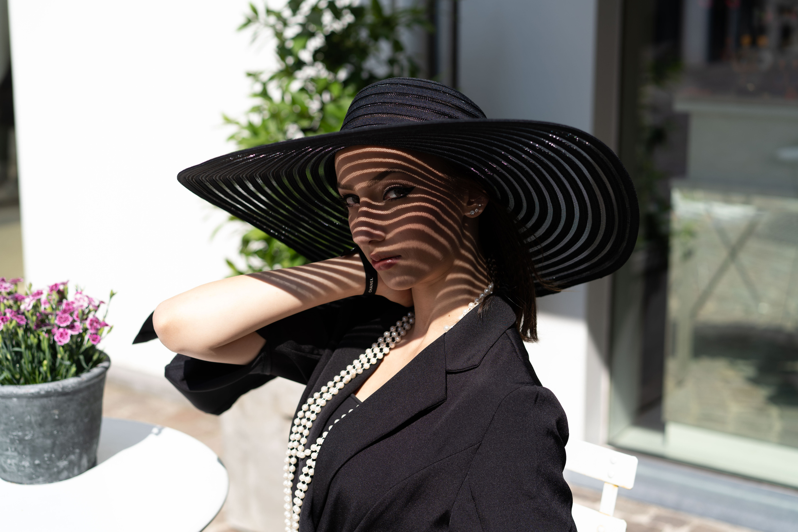Little black dress / Antwerp. Tatyana Van Hedent een fotograaf te Zele, Oost-Vlaanderen