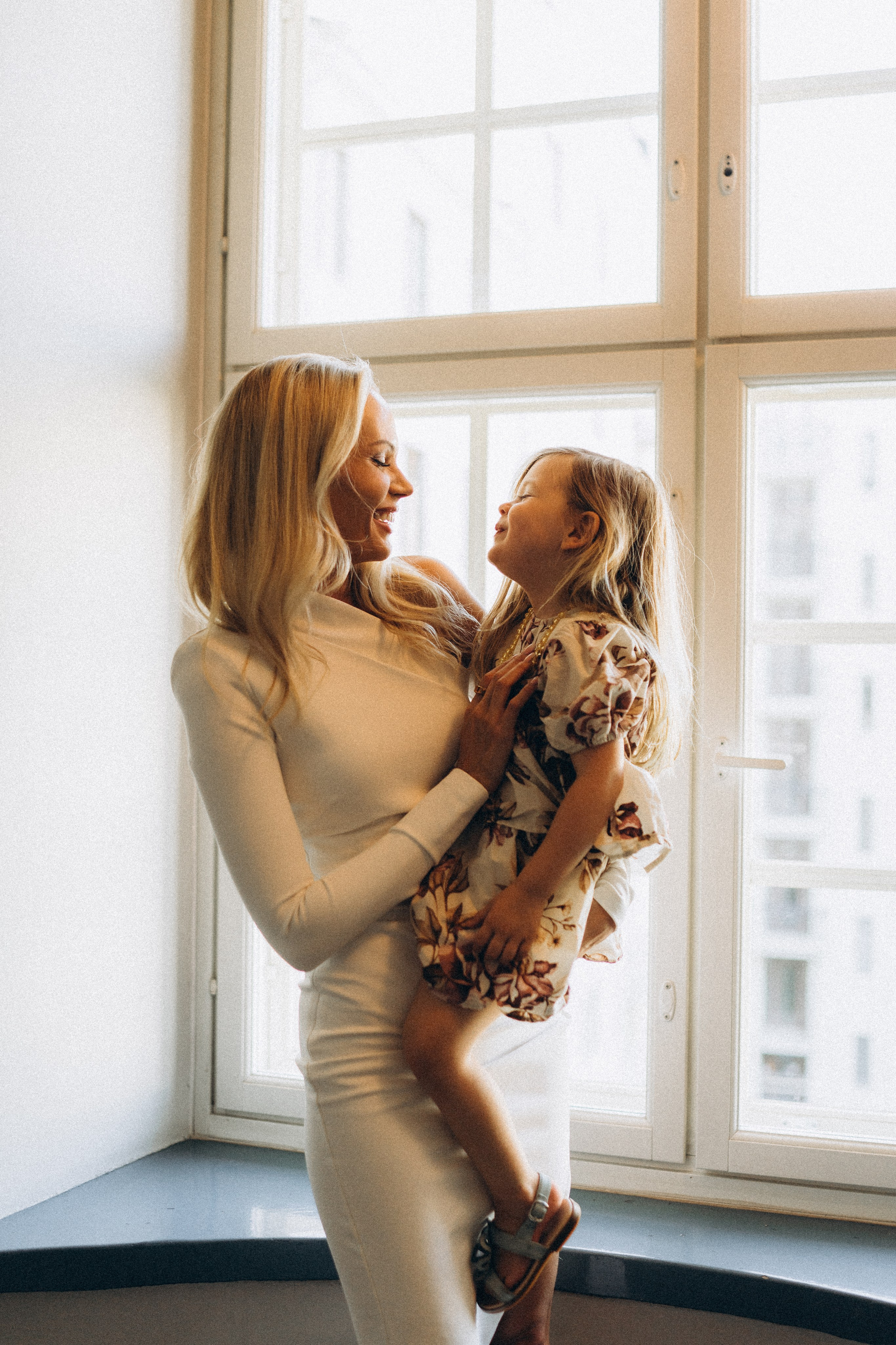 L&H. Wedding and potrait photographer in Helsinki Vickan O