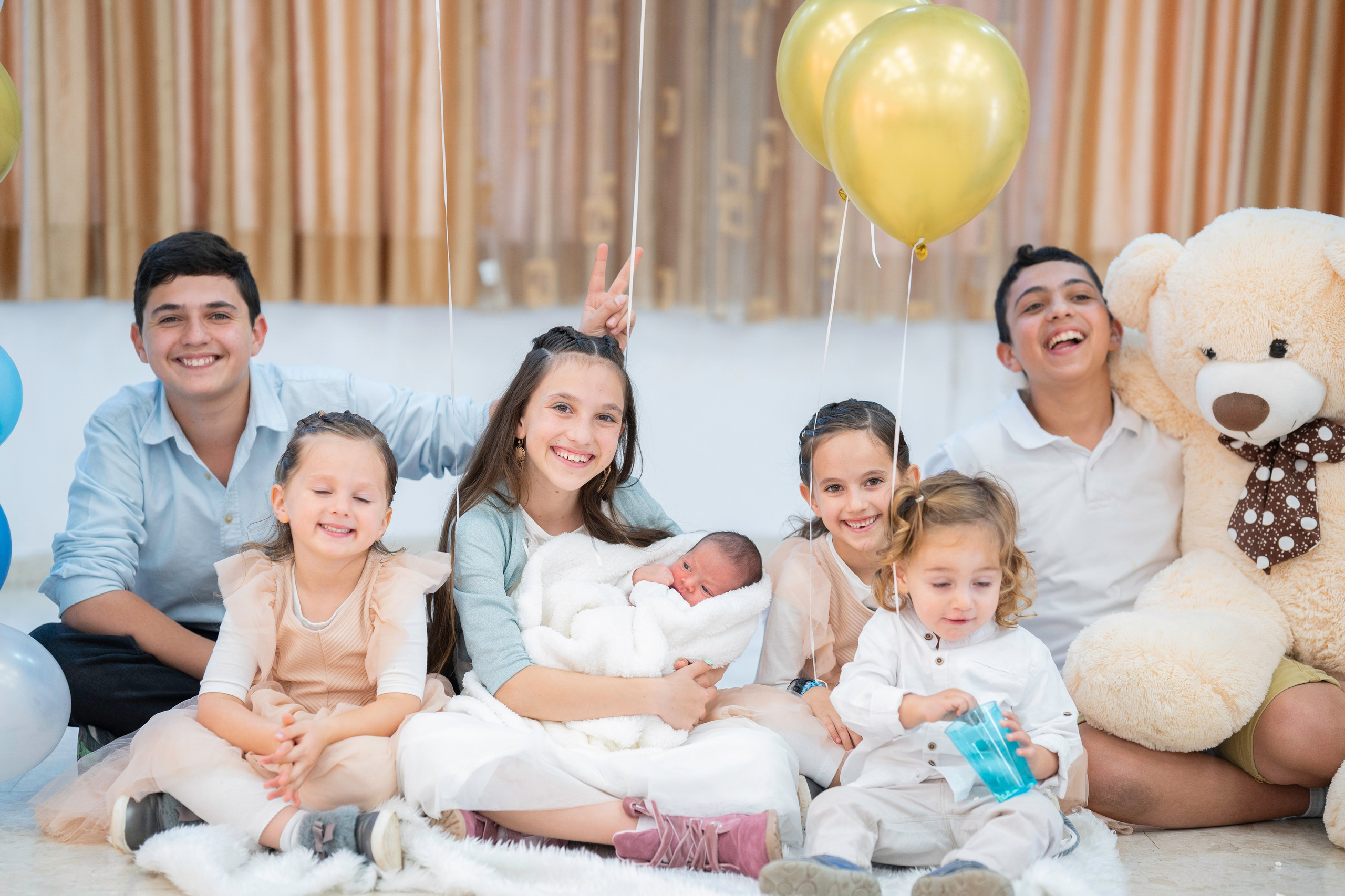 הברית של יוסף וחנה. יוסף מזרחי צילום חתונה, ברית וזוגיות. צלם מקצועי שאוהב להוציא אתכם הכי יפים ברגעים הכי מרגשים