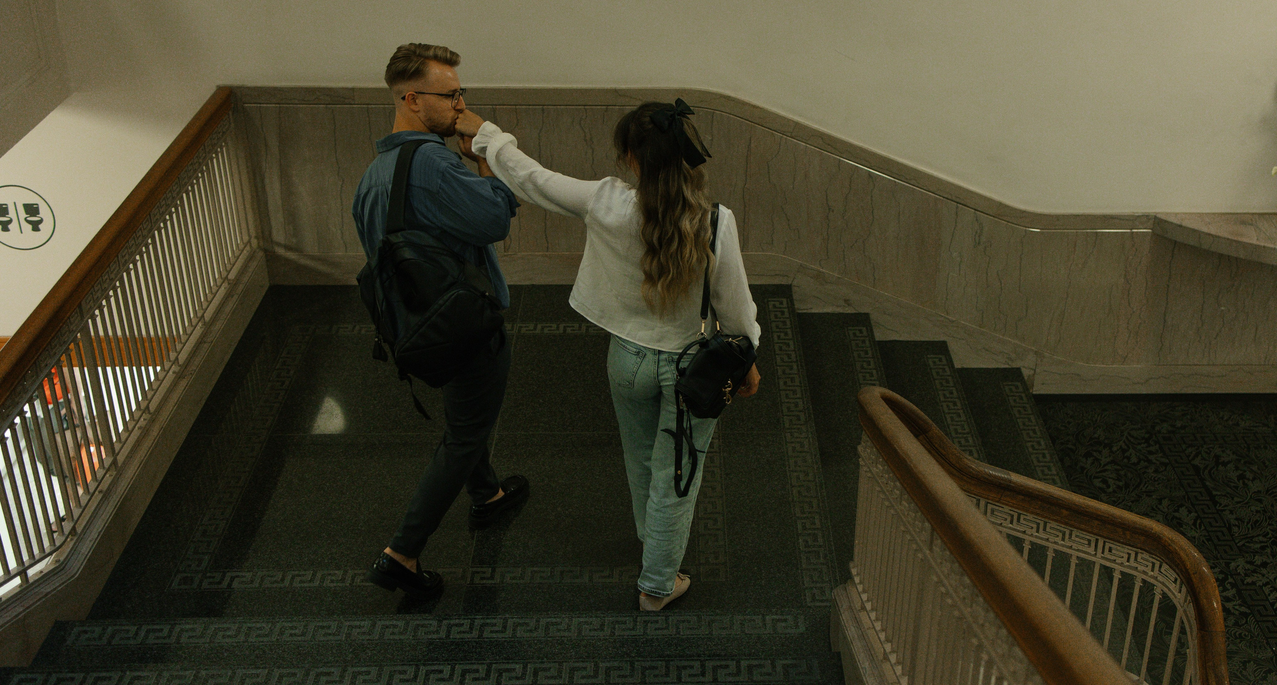 Central Library. Family photographer Oregon — Washington