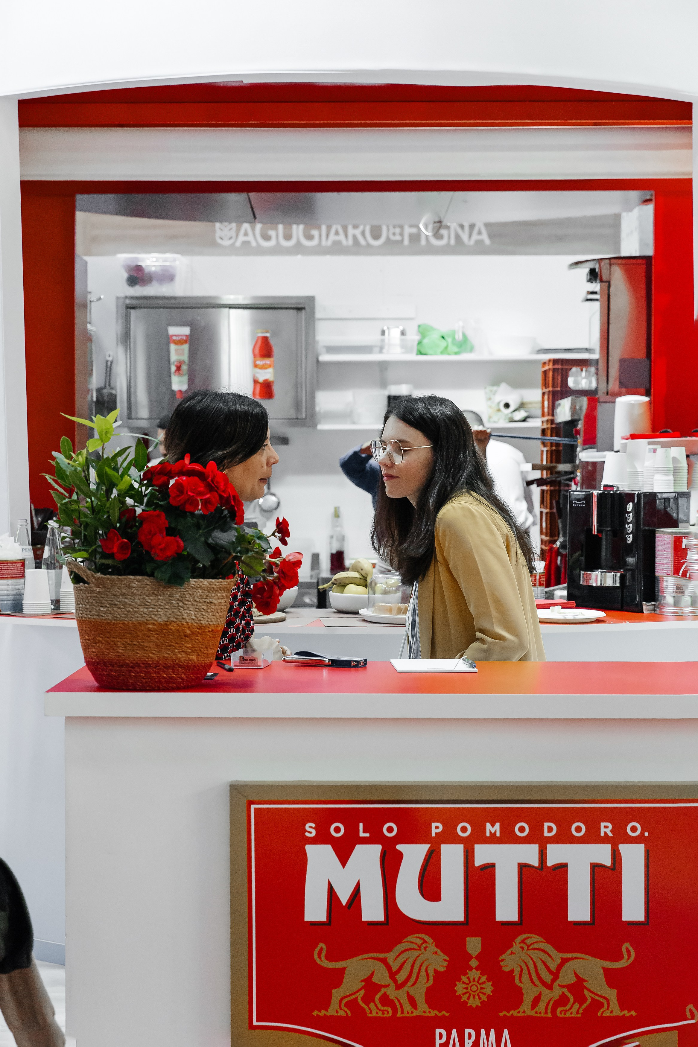 Stand dell'azienda Mutti alla fiera Cibus 2024 a Parma, Area interattiva dell'azienda Mutti alla fiera Cibus 2024