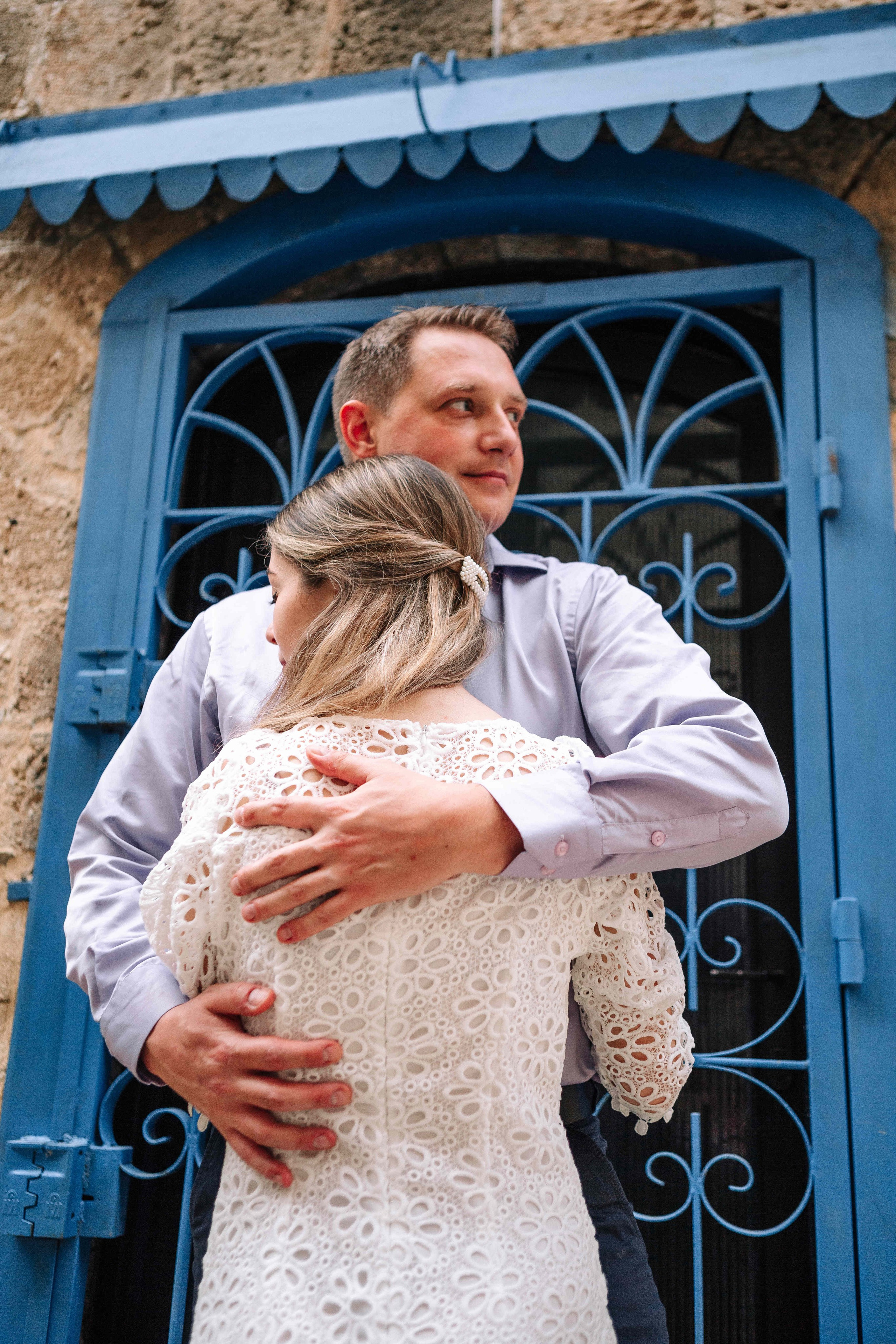 LOVERS IN JAFFO. PHOTOGRAPHER IN ISRAEL