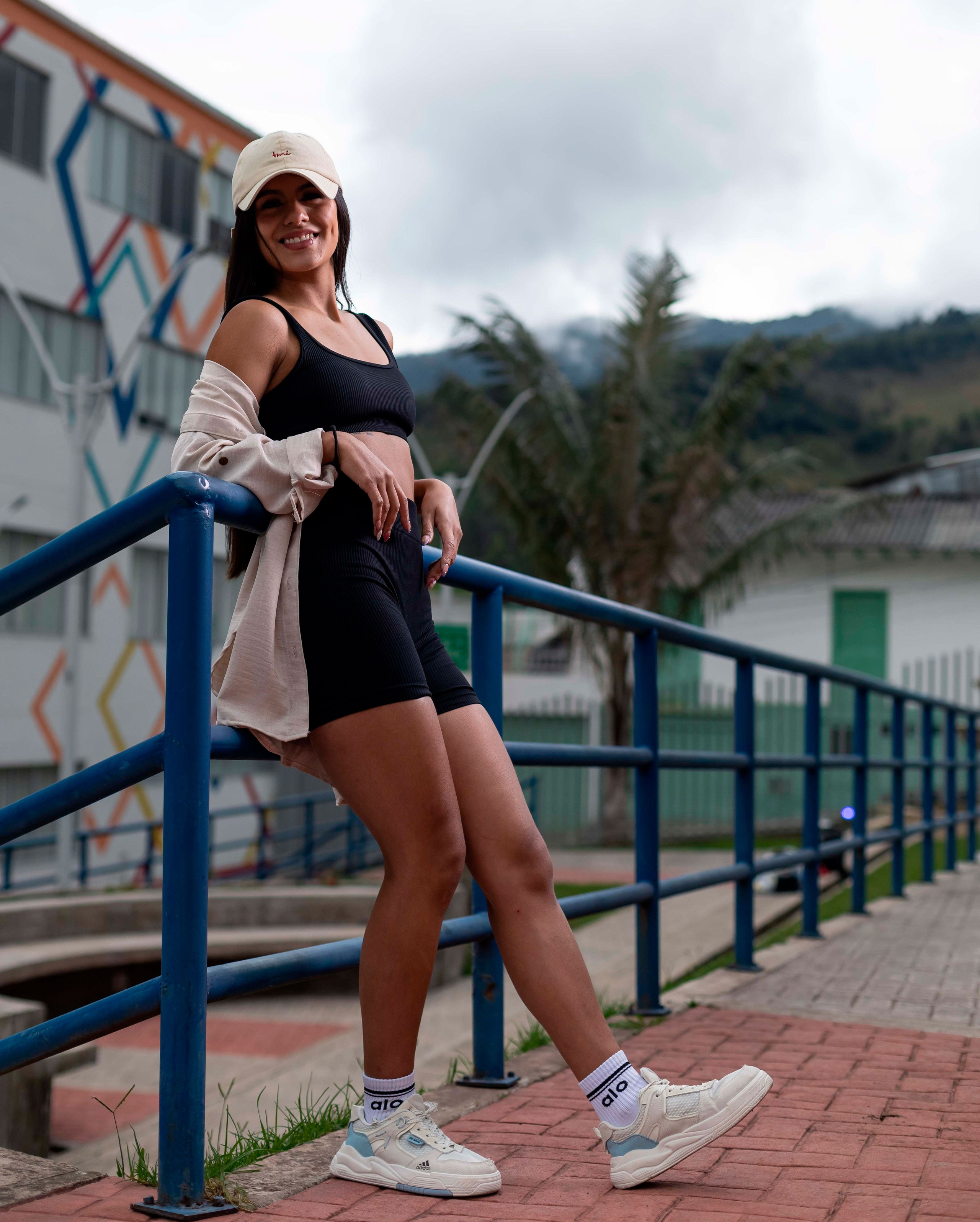 Fotógrafo de retratos fotógrafo de estilo de vida fotografía de locación fotografía de estudio sesión de fotos marca personal. Fotografía profesional para su evento en Caldas por SERFOTOGRAFÍA