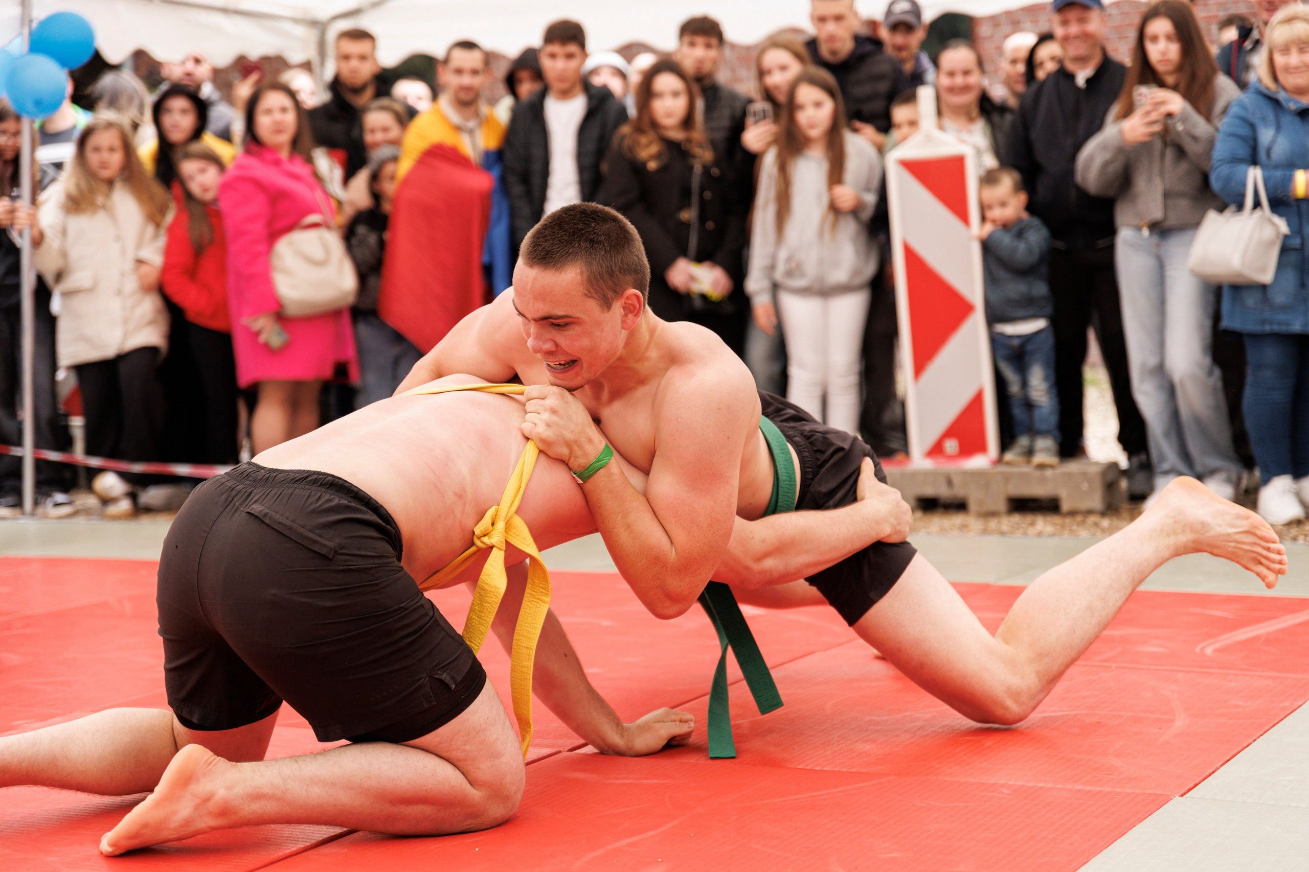Hora Dorului 2025. Dienstleistungen