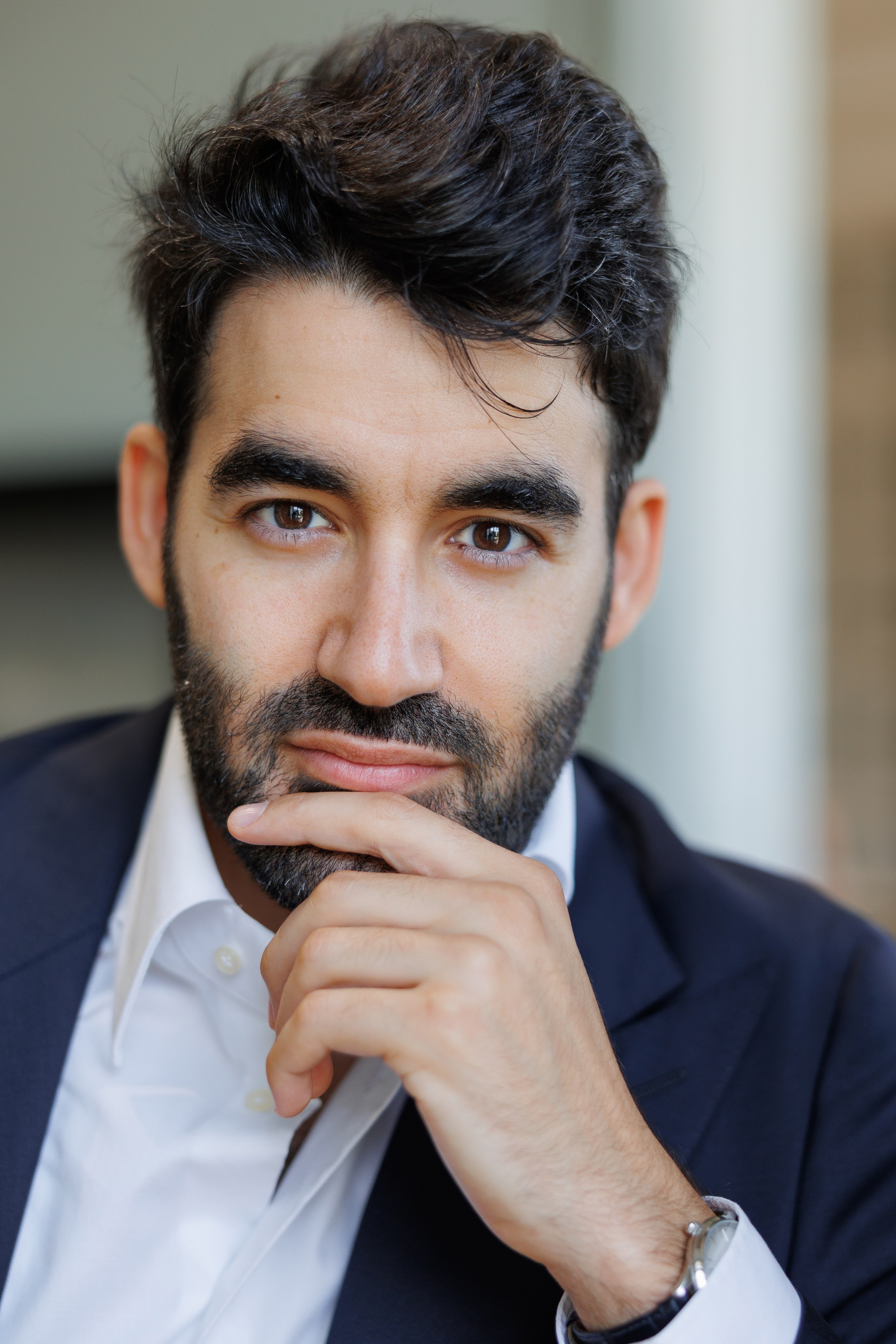 Photographe mariage artistique — compositions soignées, lumière et détails.