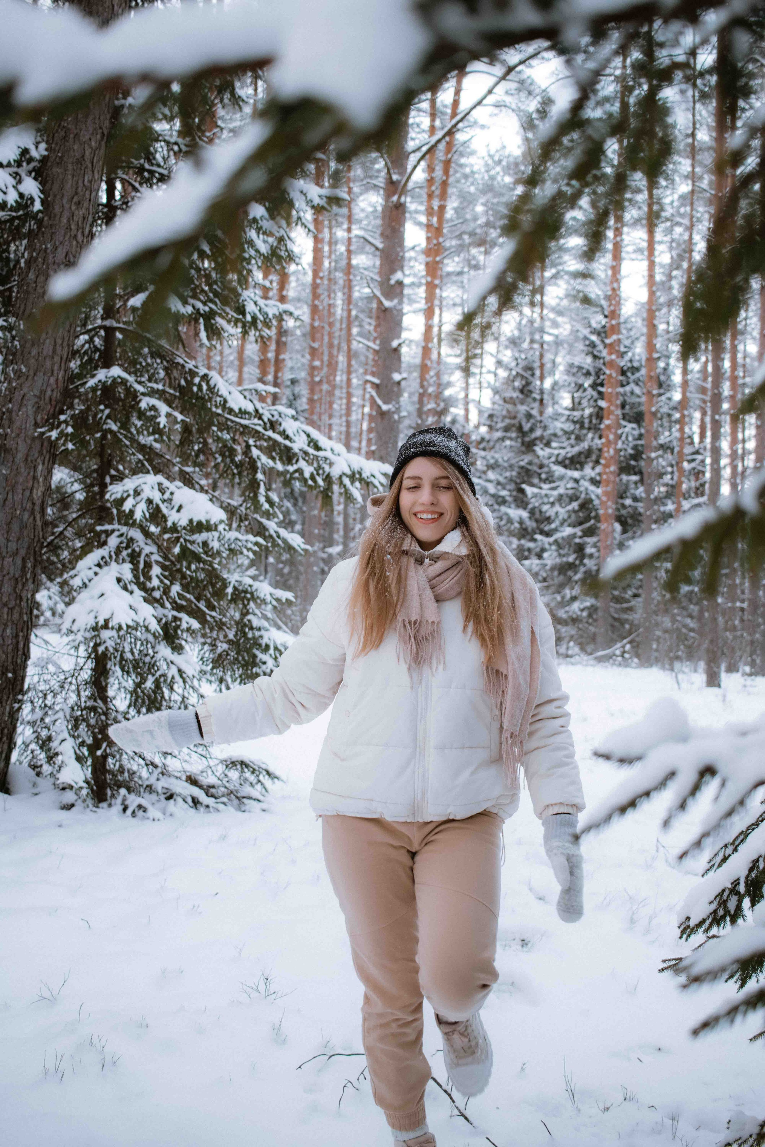 Jauki Kalėdinė fotosesija Vilniuje: studijoje, namų šilumoje, gamtoje ar mieste. Framed by Evelina | Vestuvių fotografė