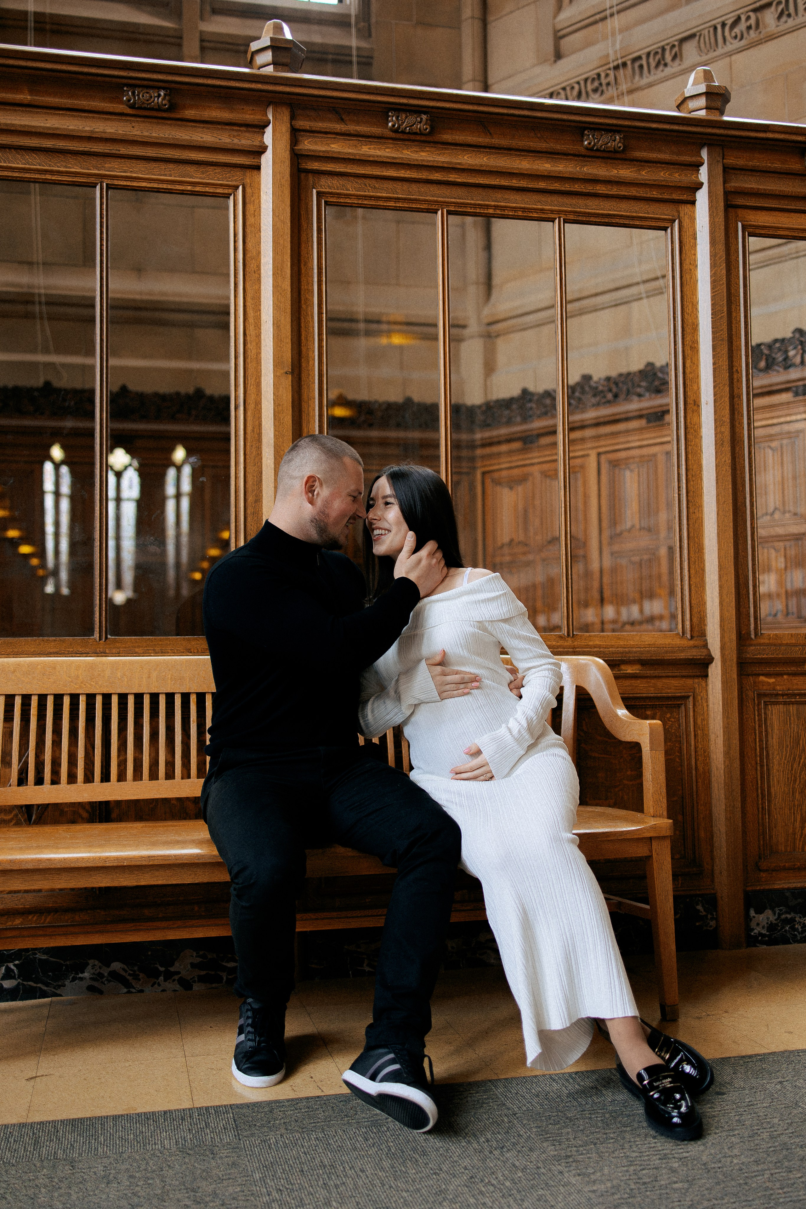 Family in the library. Family photographer Oregon — Washington
