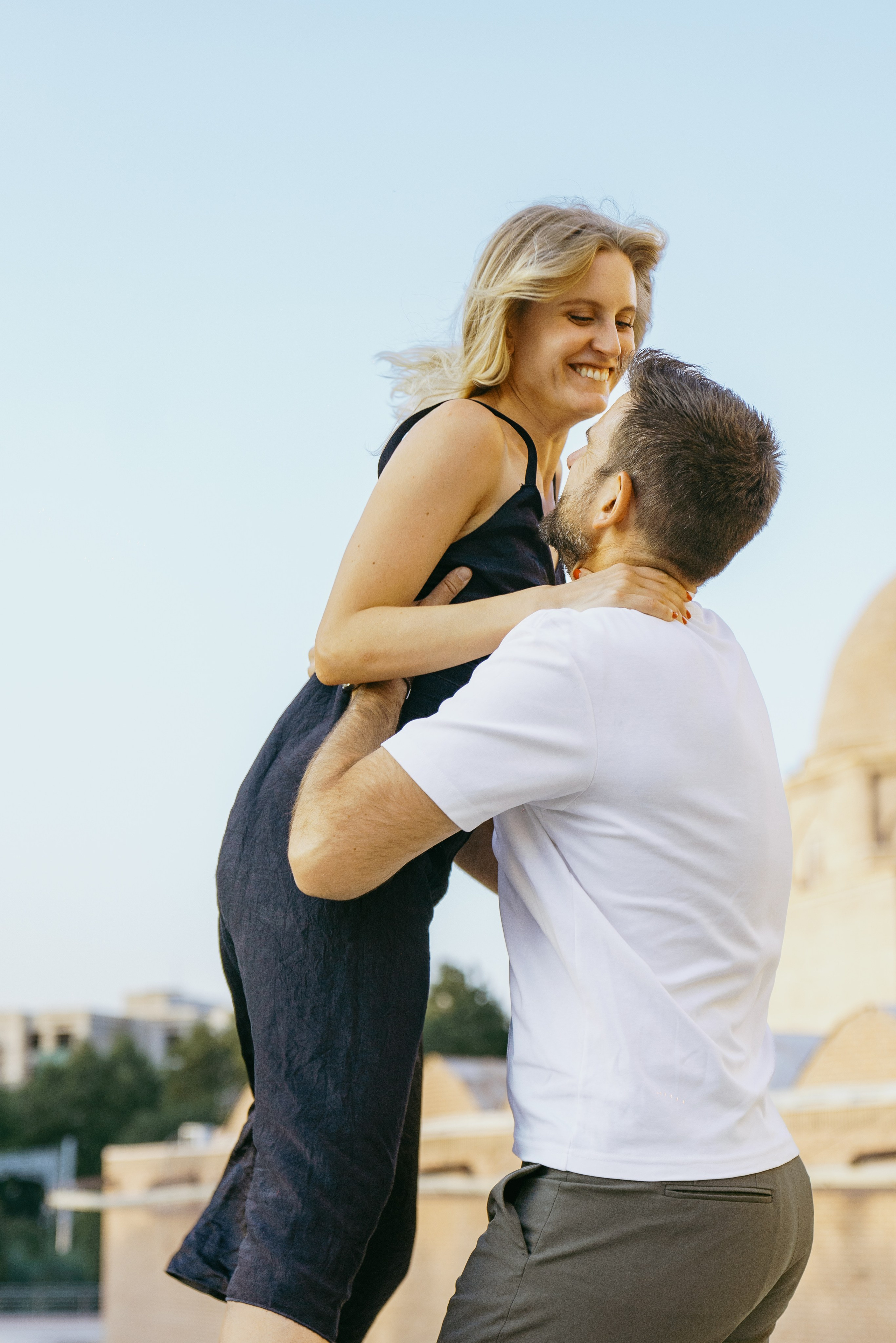 Love Story photoshoot in Samarkand with the backdrop of Gur-Emir. Photographer in Uzbekistan and Samarkand Djasur Marupov