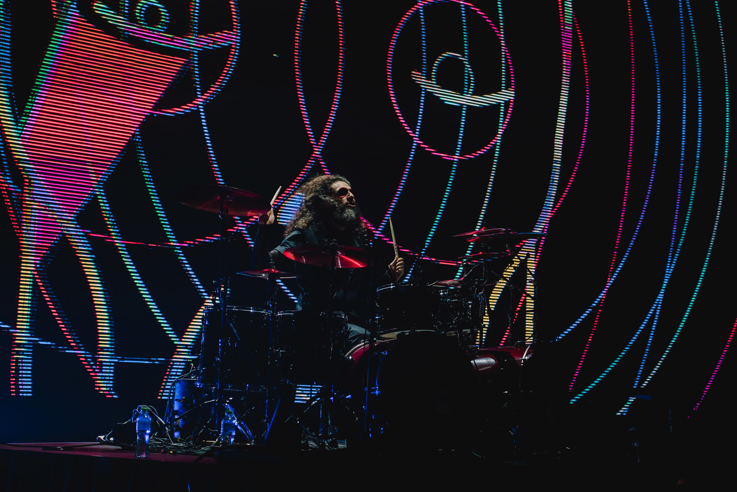 Photoshoot from rock B2band performance at Coca-Cola Arena, Dubai. Sergio Russo — TOP Wedding Photographer in Dubai