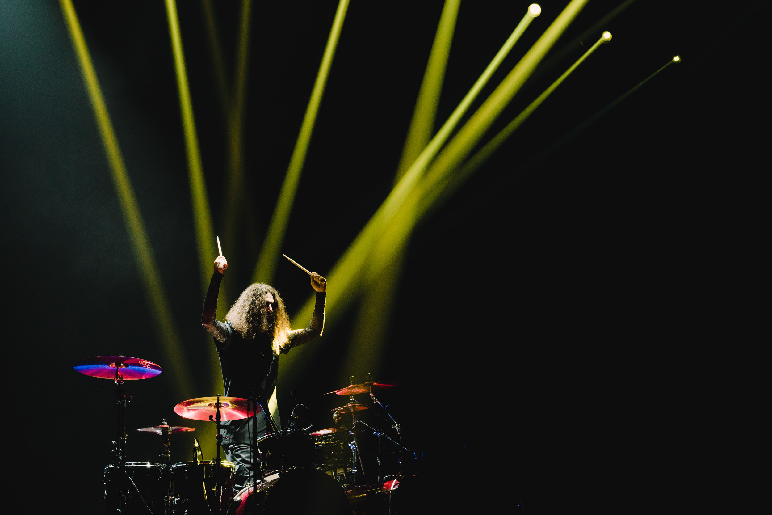 Photoshoot from rock B2band performance at Coca-Cola Arena, Dubai. Sergio Russo — TOP Wedding Photographer in Dubai