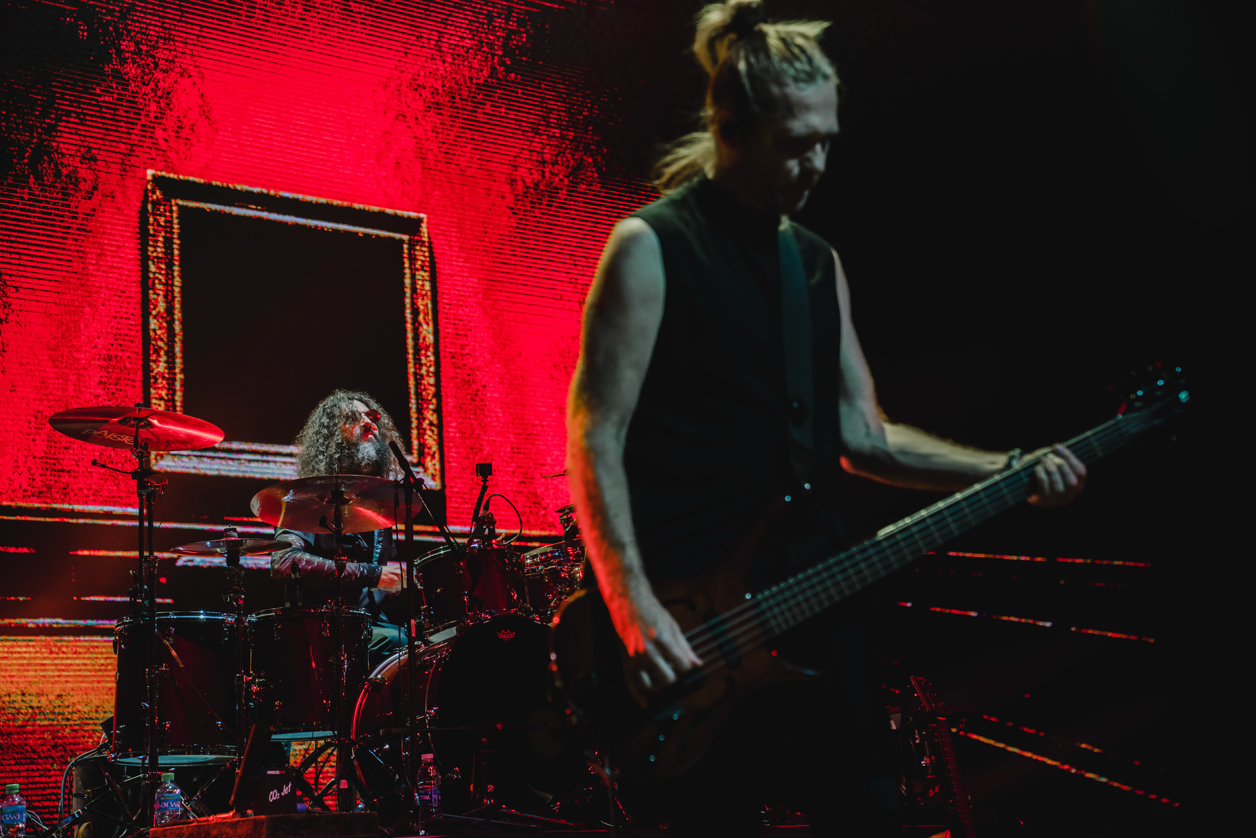 Photoshoot from rock B2band performance at Coca-Cola Arena, Dubai. Sergio Russo — TOP Wedding Photographer in Dubai