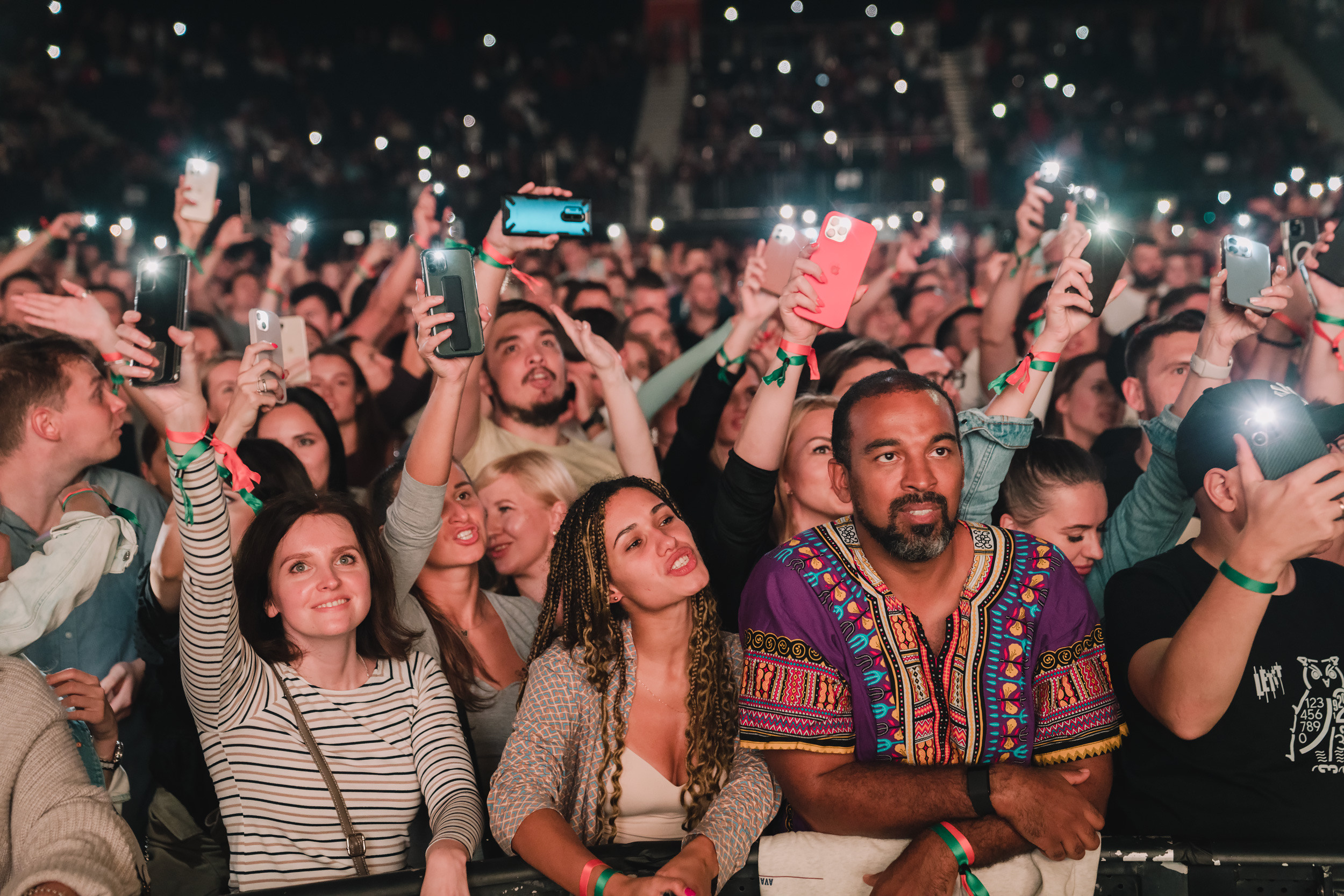 Photoshoot from rock B2band performance at Coca-Cola Arena, Dubai. Sergio Russo — TOP Wedding Photographer in Dubai