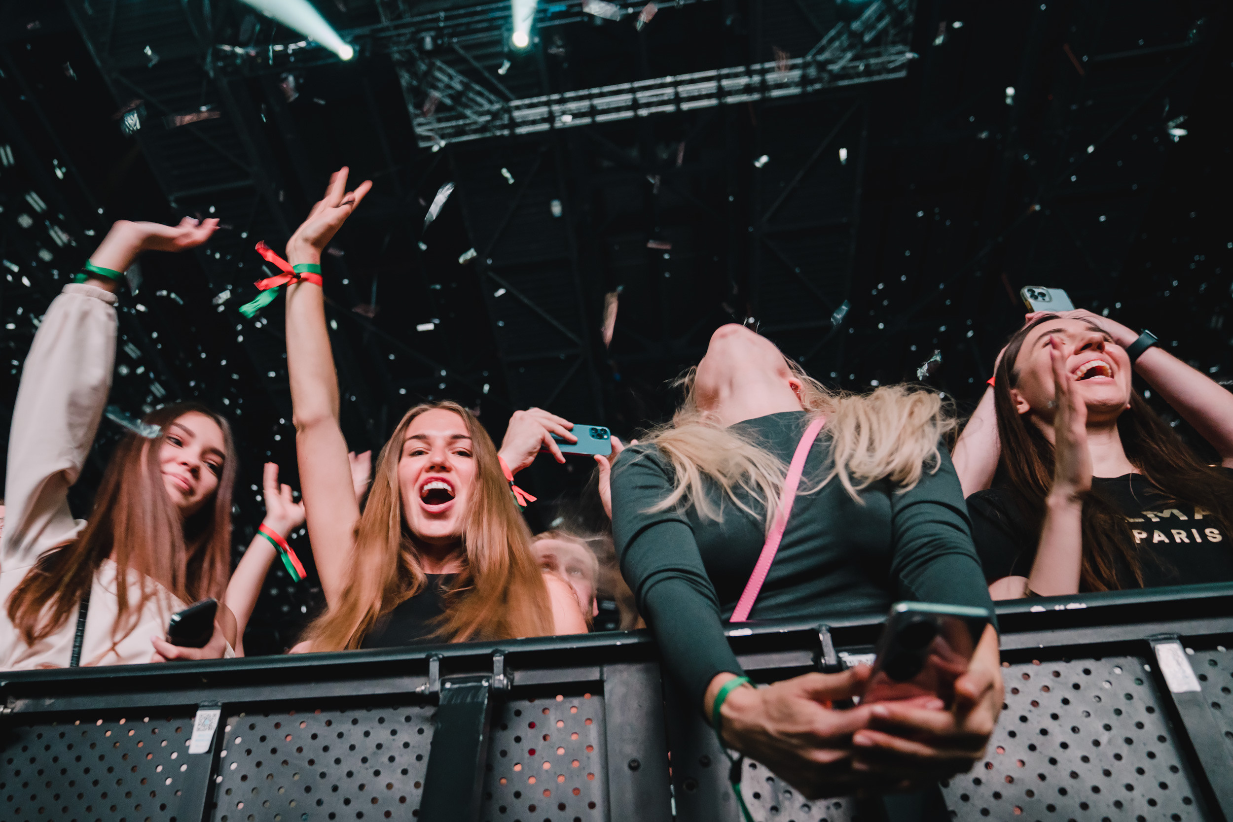 Photoshoot from rock B2band performance at Coca-Cola Arena, Dubai. Sergio Russo — TOP Wedding Photographer in Dubai