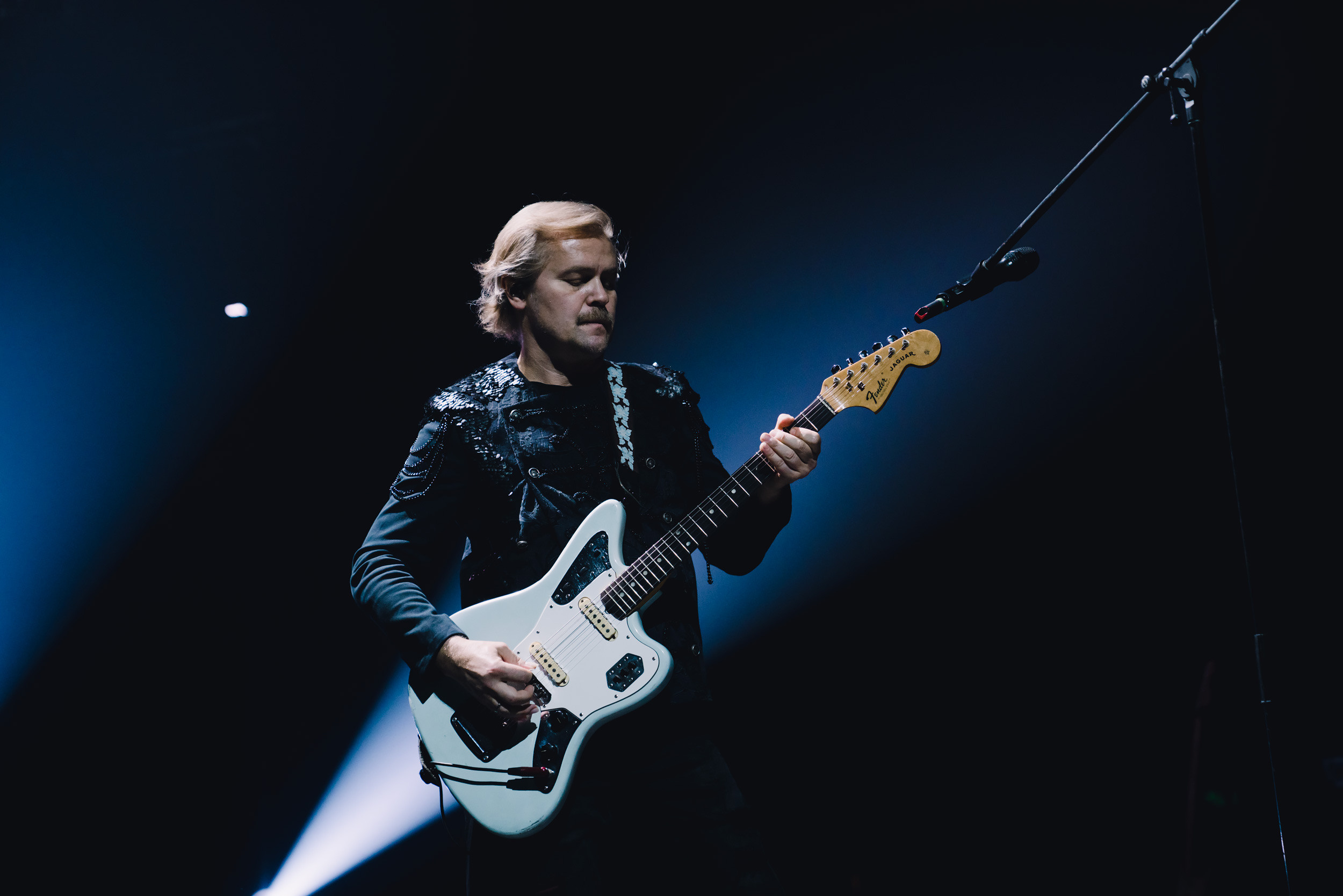 Photoshoot from rock B2band performance at Coca-Cola Arena, Dubai. Sergio Russo — TOP Wedding Photographer in Dubai