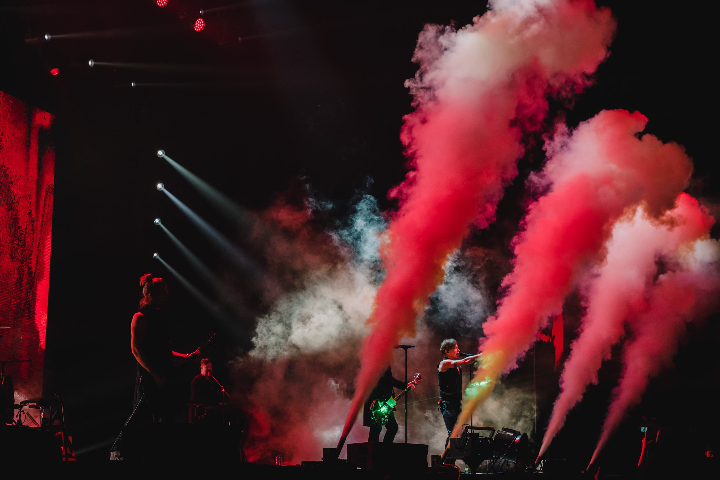 Photoshoot from rock B2band performance at Coca-Cola Arena, Dubai. Sergio Russo — TOP Wedding Photographer in Dubai