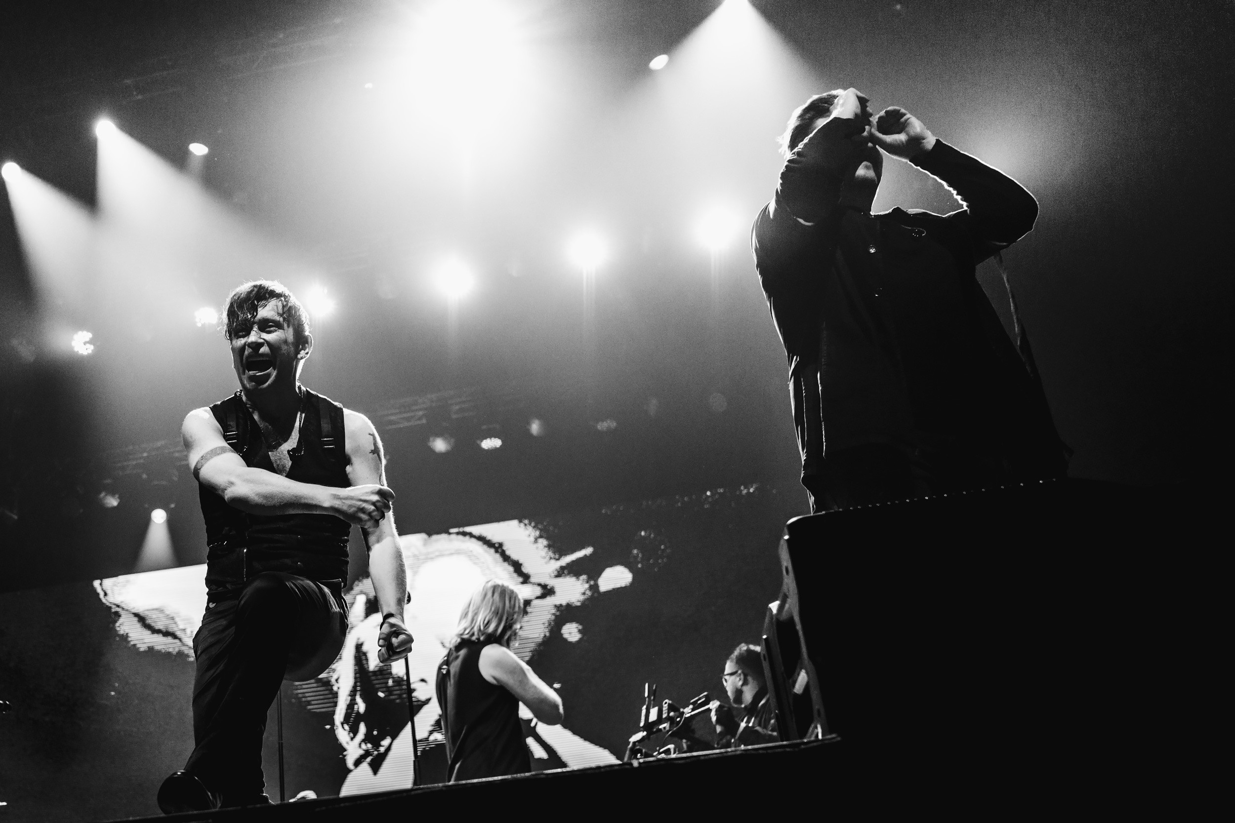 Photoshoot from rock B2band performance at Coca-Cola Arena, Dubai. Sergio Russo — TOP Wedding Photographer in Dubai