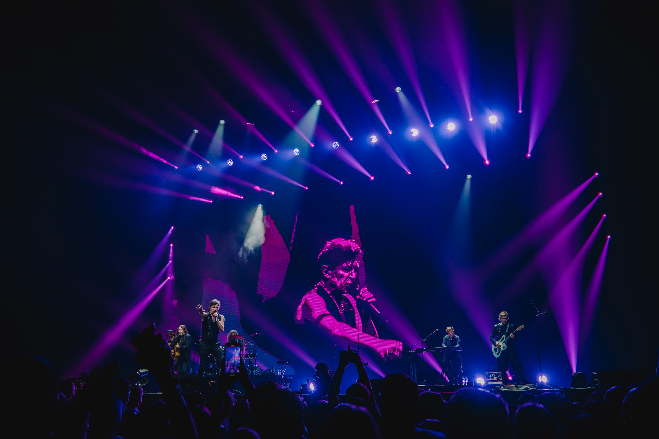 Photoshoot from rock B2band performance at Coca-Cola Arena, Dubai. Sergio Russo — TOP Wedding Photographer in Dubai