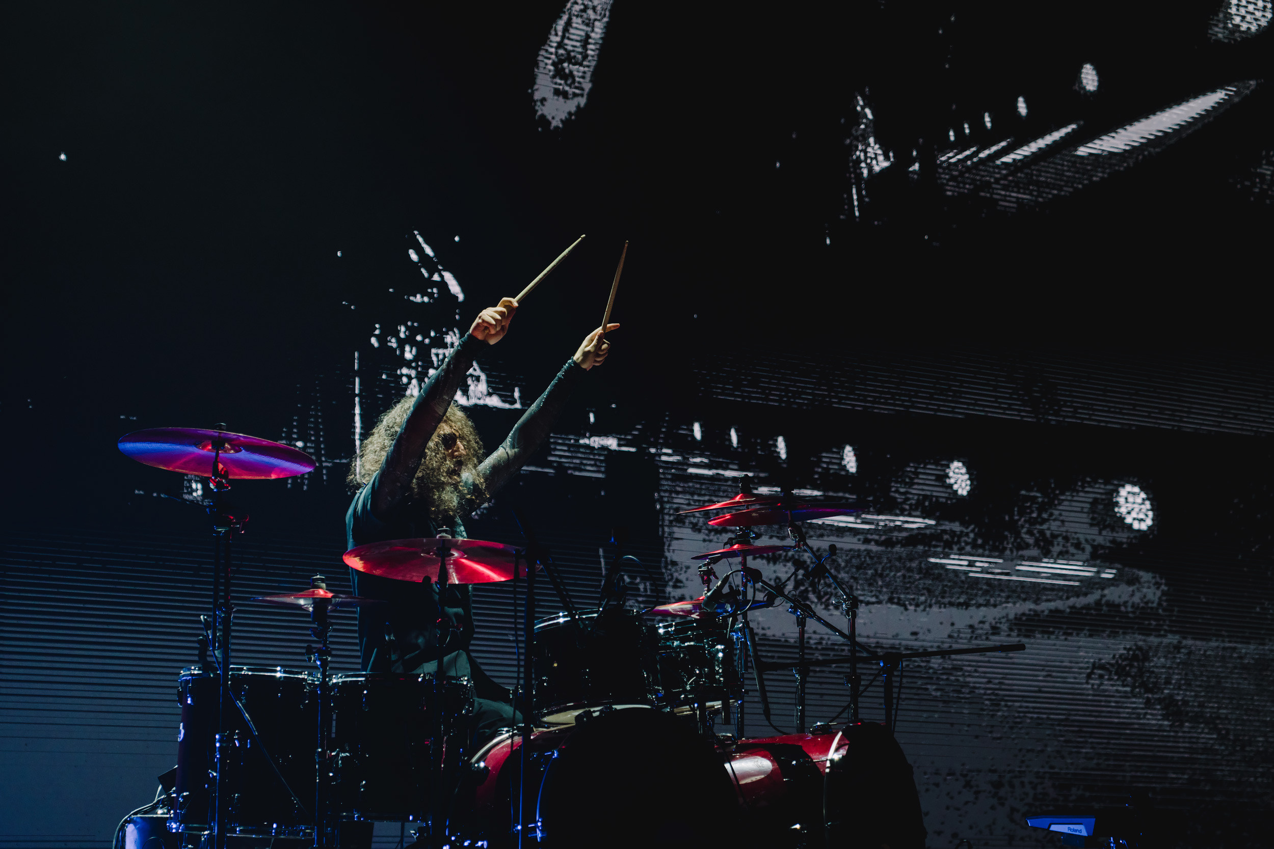 Photoshoot from rock B2band performance at Coca-Cola Arena, Dubai. Sergio Russo — TOP Wedding Photographer in Dubai